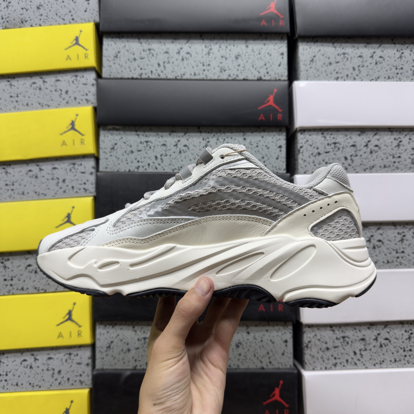 Adidas Yeezy 700v2 EF2829 2