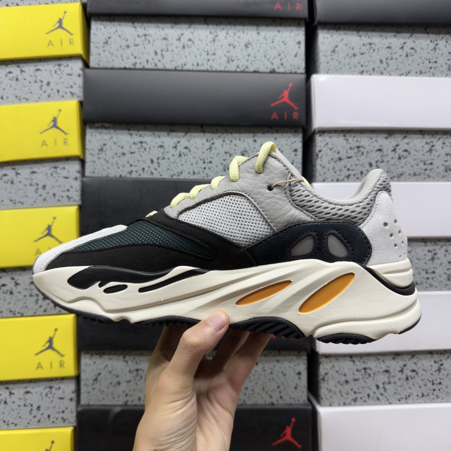 Adidas Yeezy 700 B75571 2