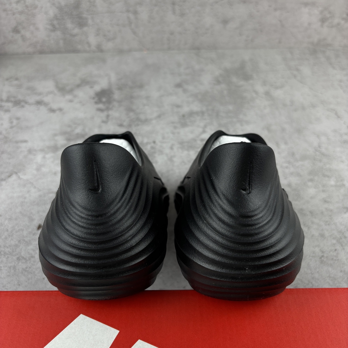 Nike Rejuven 8 HV5060-008 2