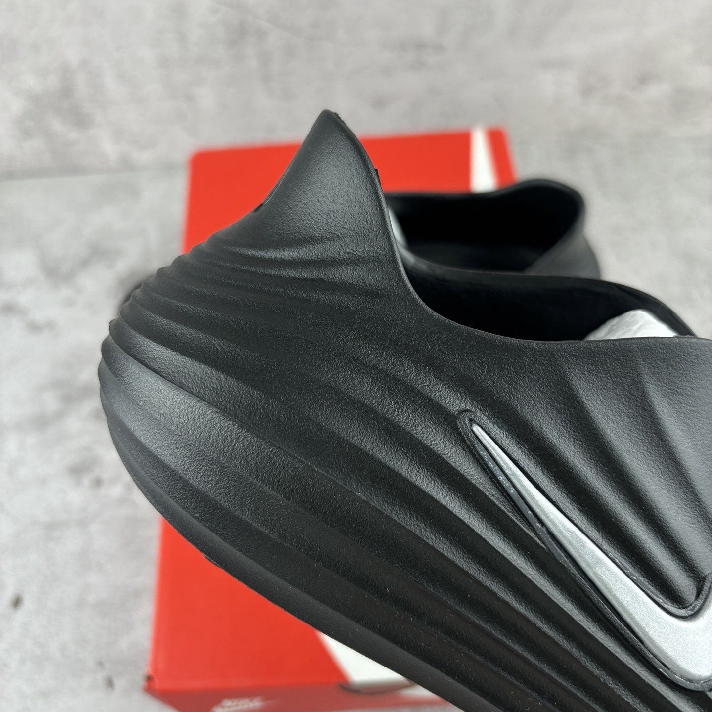 Nike Rejuven 8 HV5060-008 4