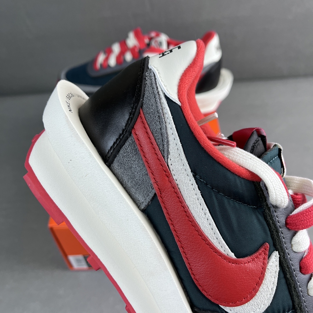 Nike SACAI x NK DJ4877-300 4