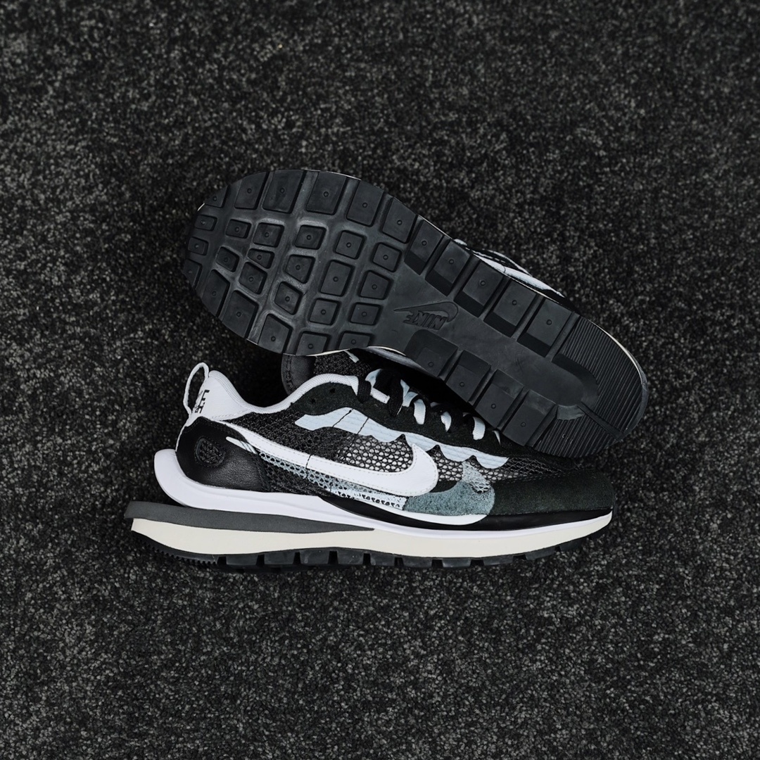 Nike SACAI x NK CV1363-001 3