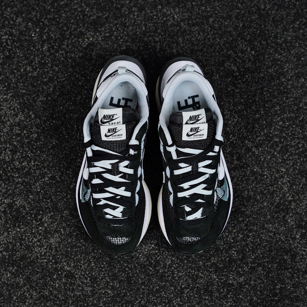 Nike SACAI x NK CV1363-001 4
