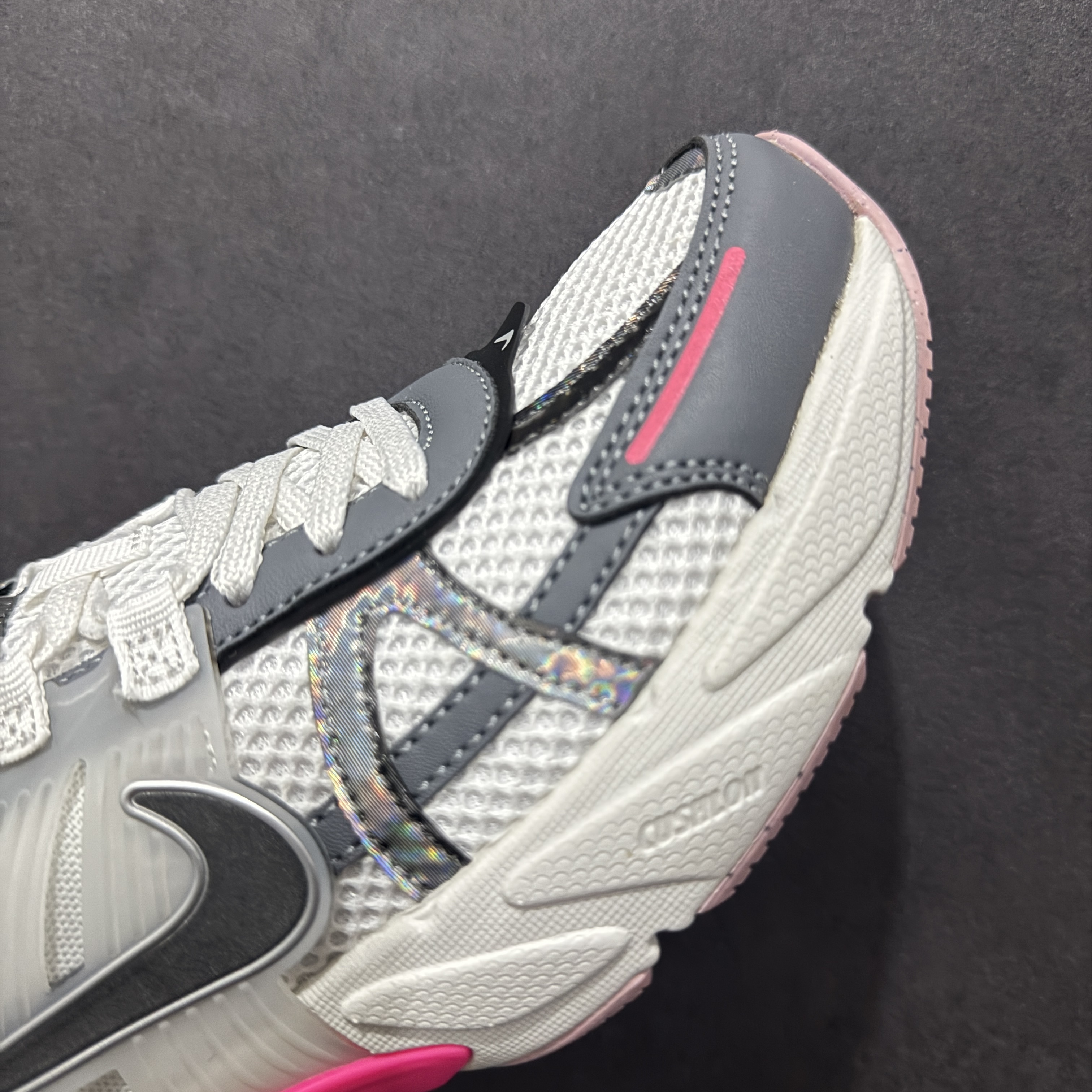 Nike V2K FZ5061-100 3