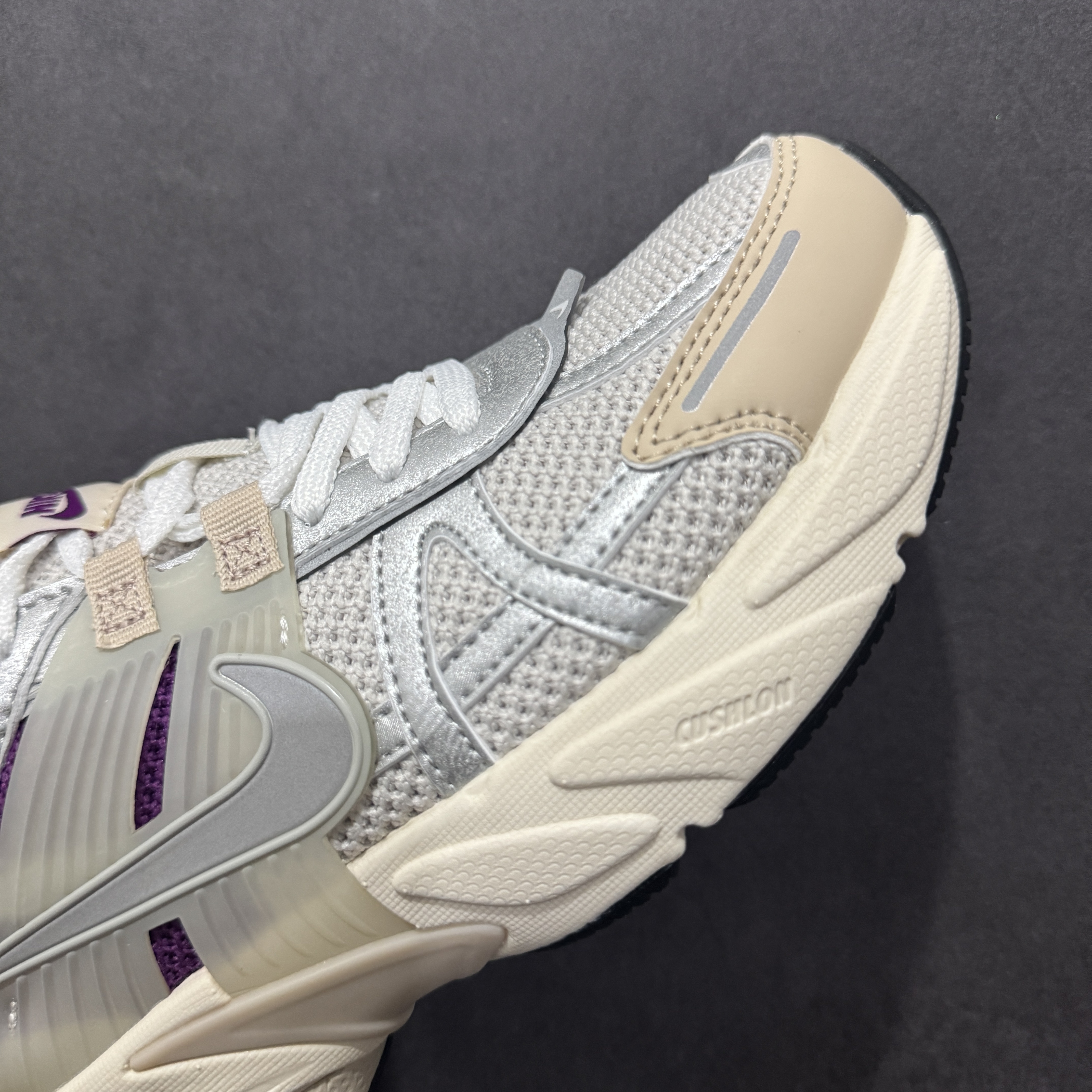 Nike V2K HF4305-072 3