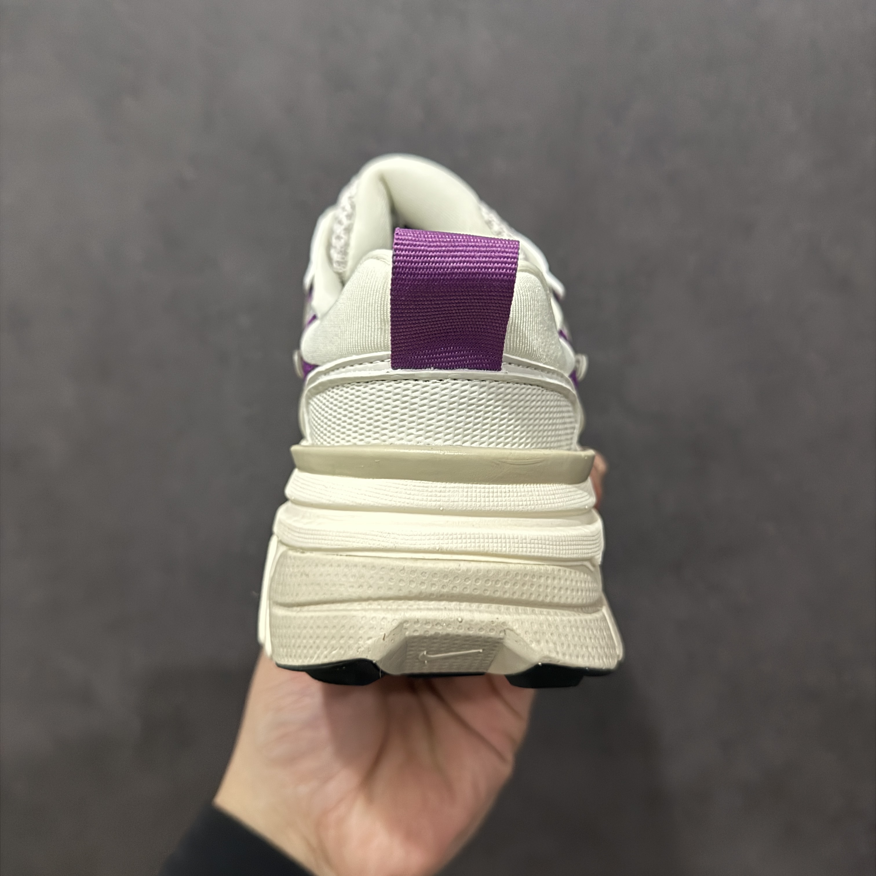 Nike V2K HF4305-072 4