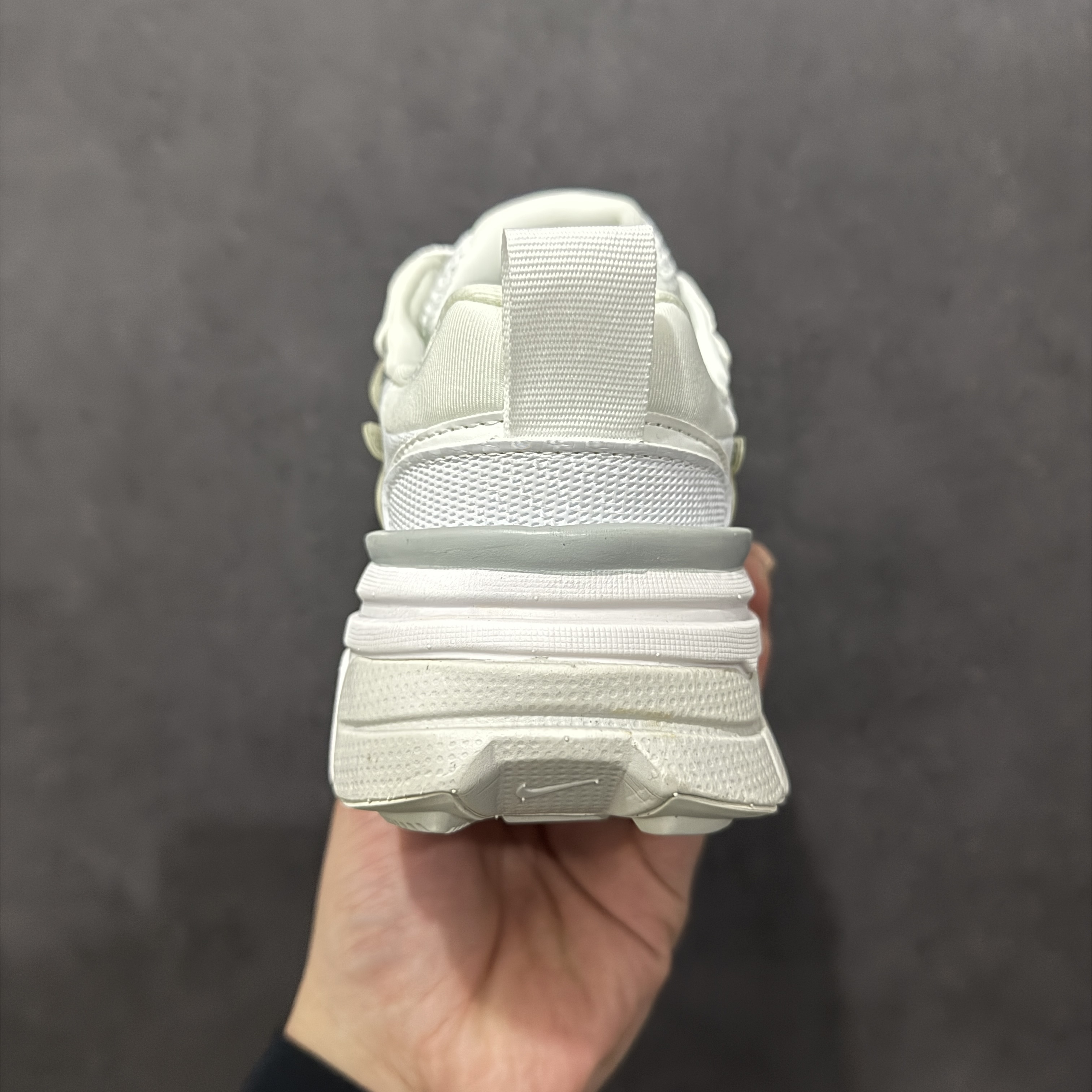 Nike V2K FD0736-104 4