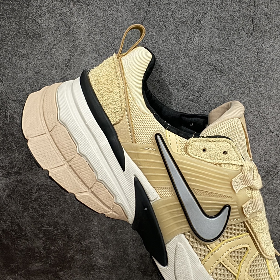Nike V2K FN6703-200 2