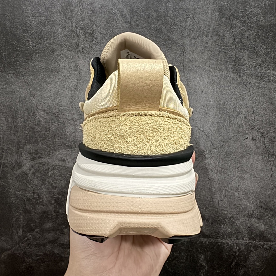 Nike V2K FN6703-200 4