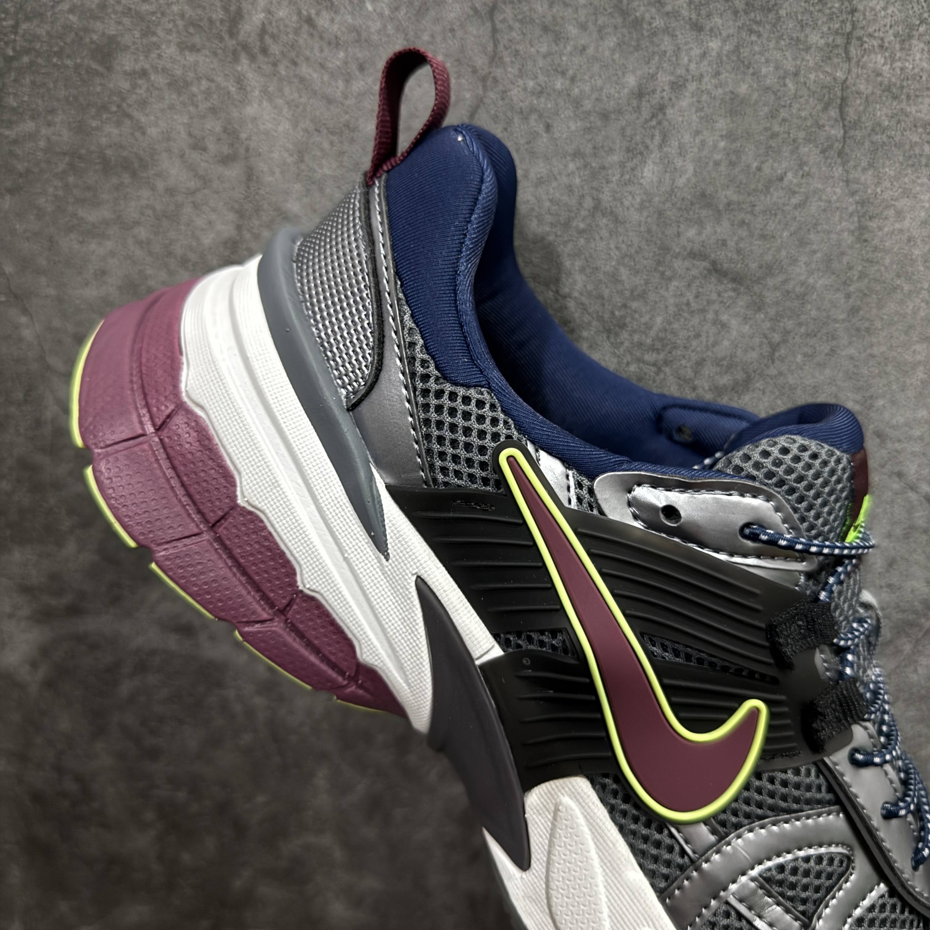 Nike V2K FV6602-400 2