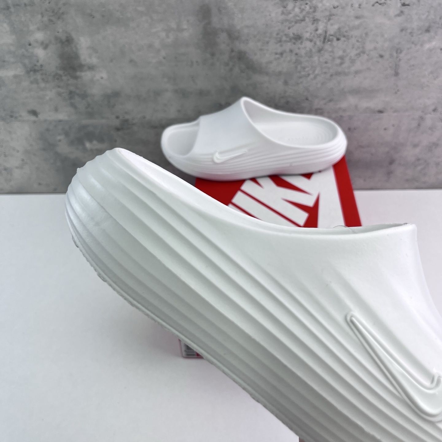 Nike ReactX Rejuven8 HV4479-100 manufacturer view 4