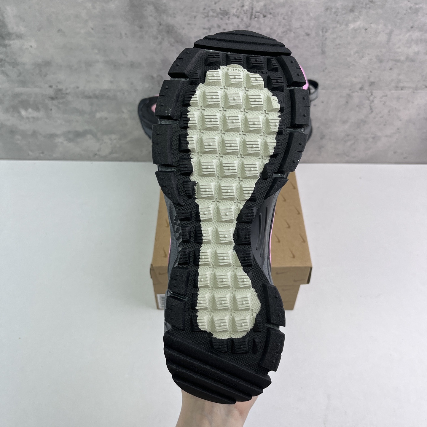 Nike Vomero Roam 5 Roam HQ2181-003 3