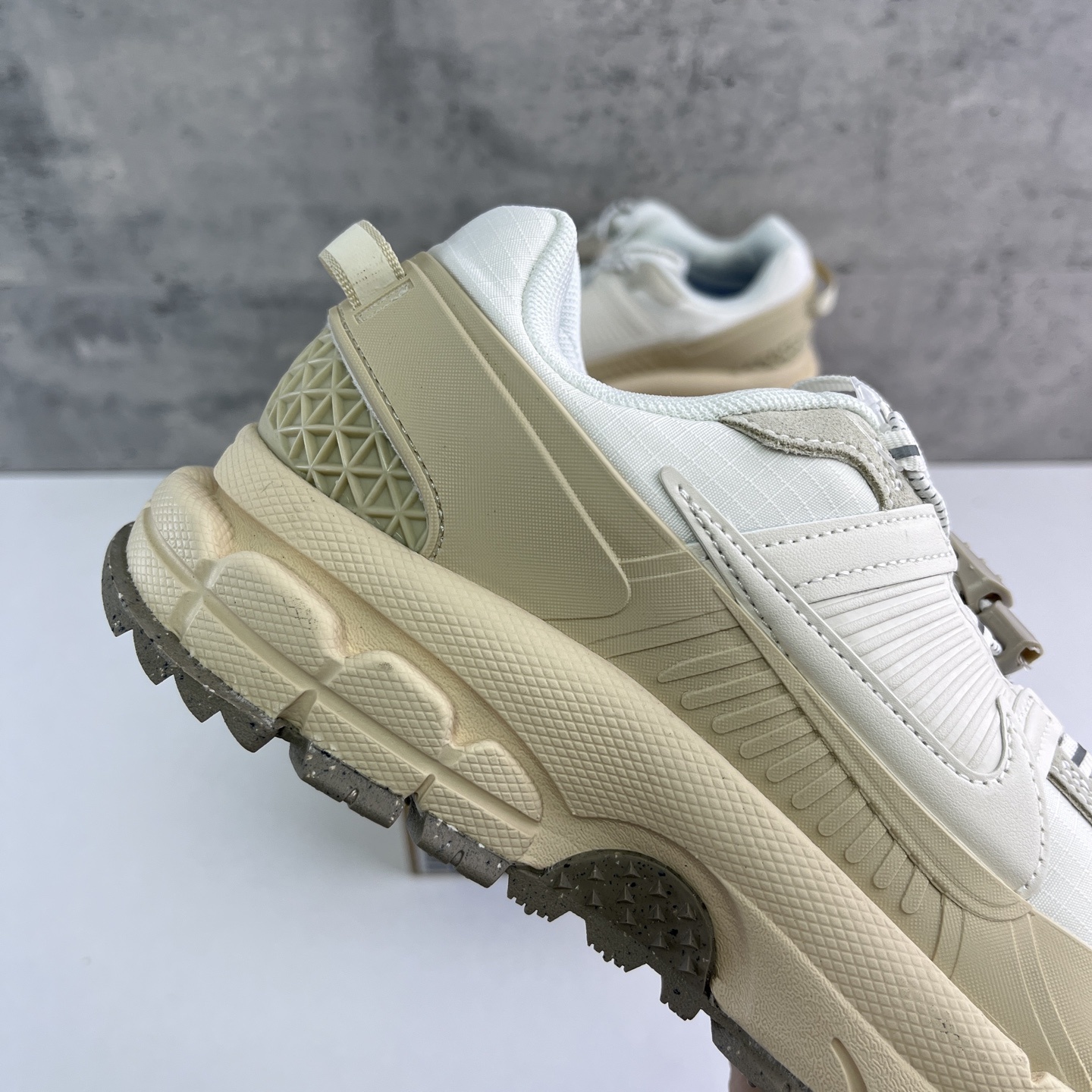 Nike Vomero Roam 5 Roam FV2295-101 4