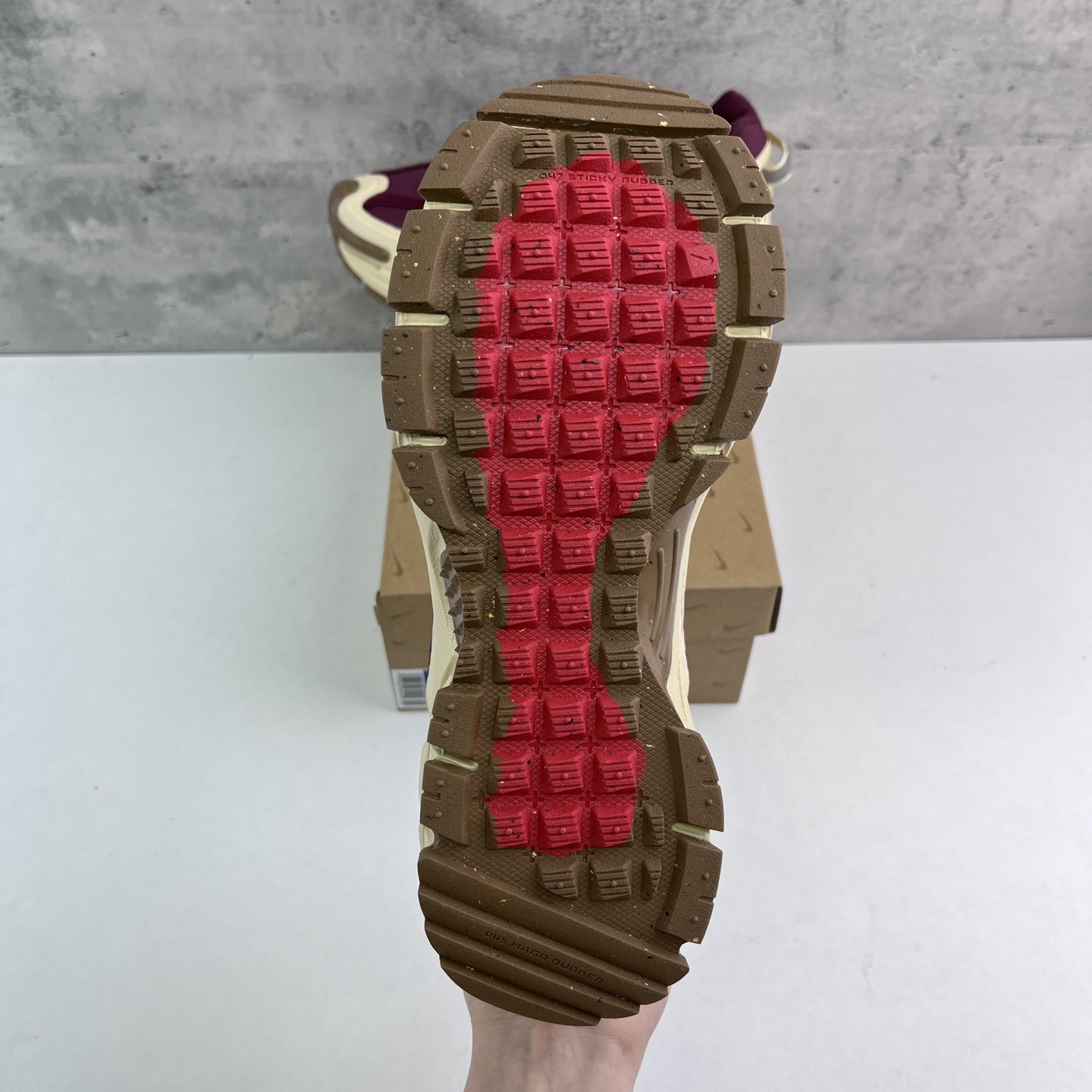 Nike Vomero Roam 5 Roam HQ2181-700 3