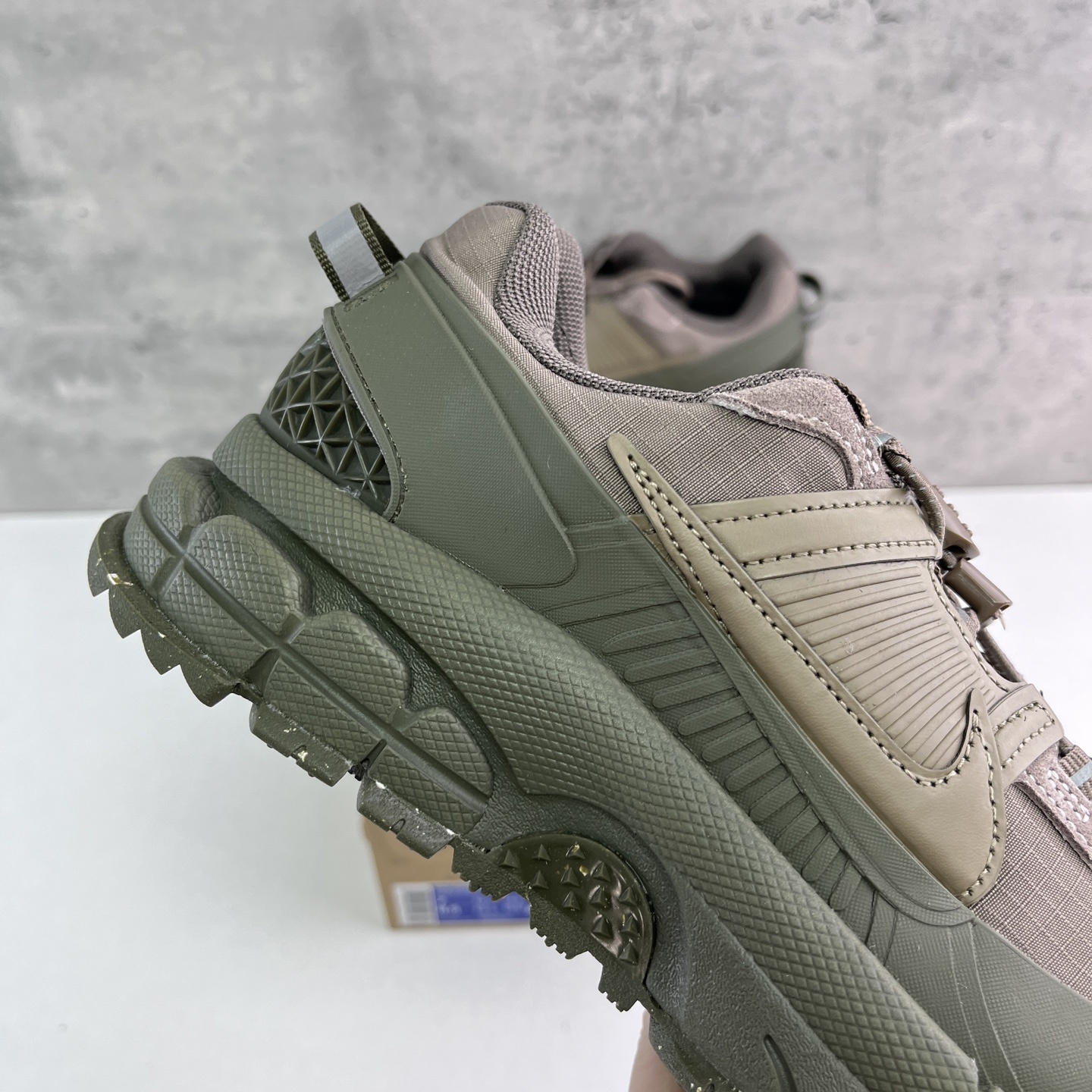 Nike Vomero Roam 5 Roam FV2295-201 4