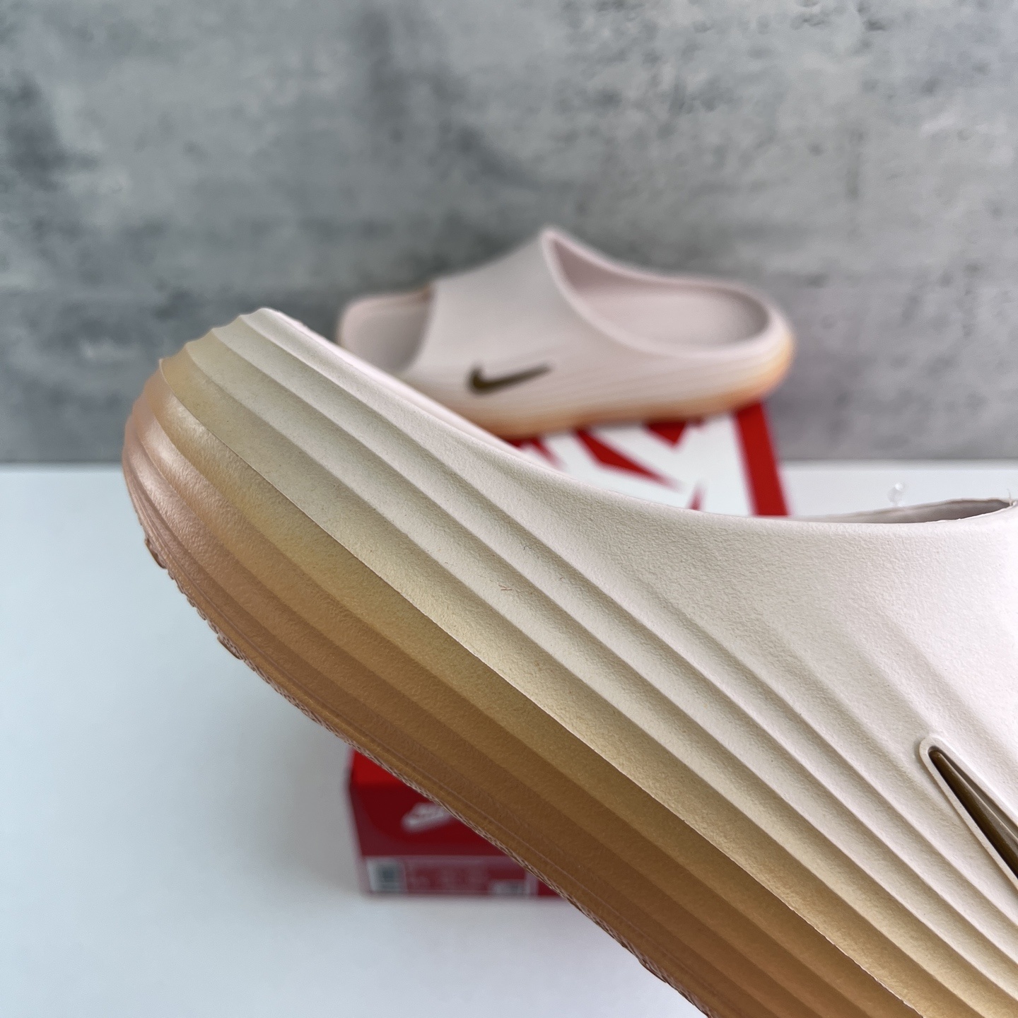 Nike ReactX Rejuven8 HV4484-800 4