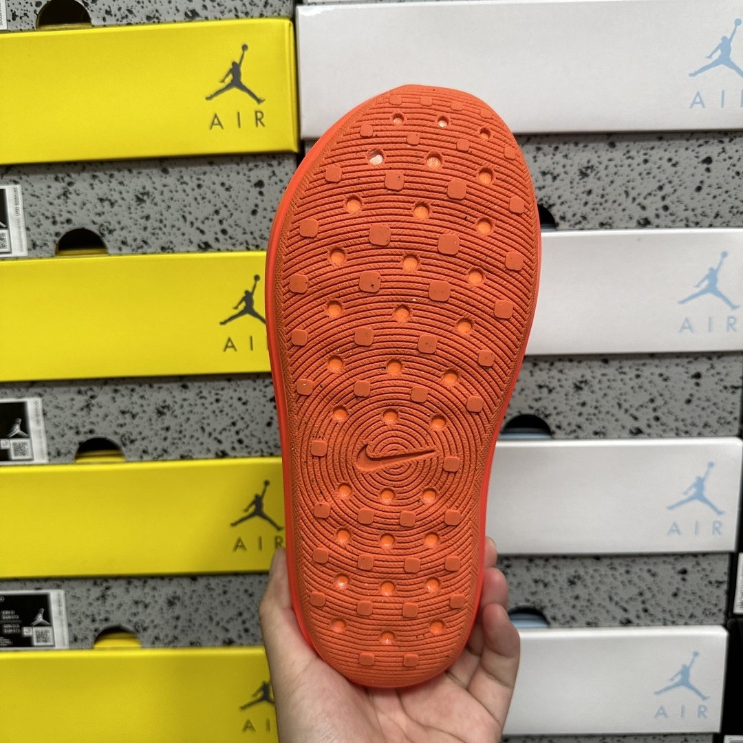 Nike ReactX Rejuven8 HV5060-800 2