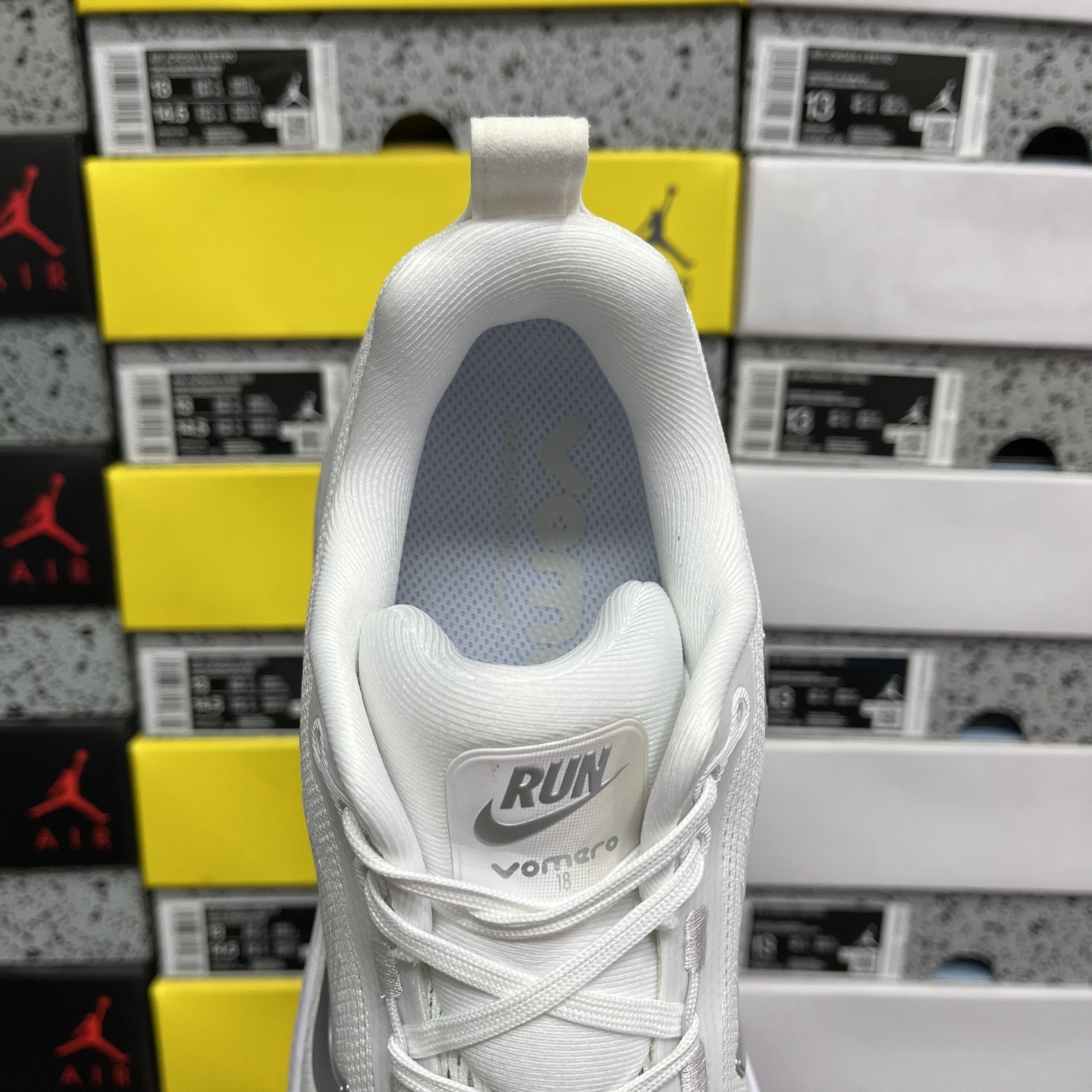 Nike Air Zoom Vomero 18 HM6804-104 manufacturer view 3