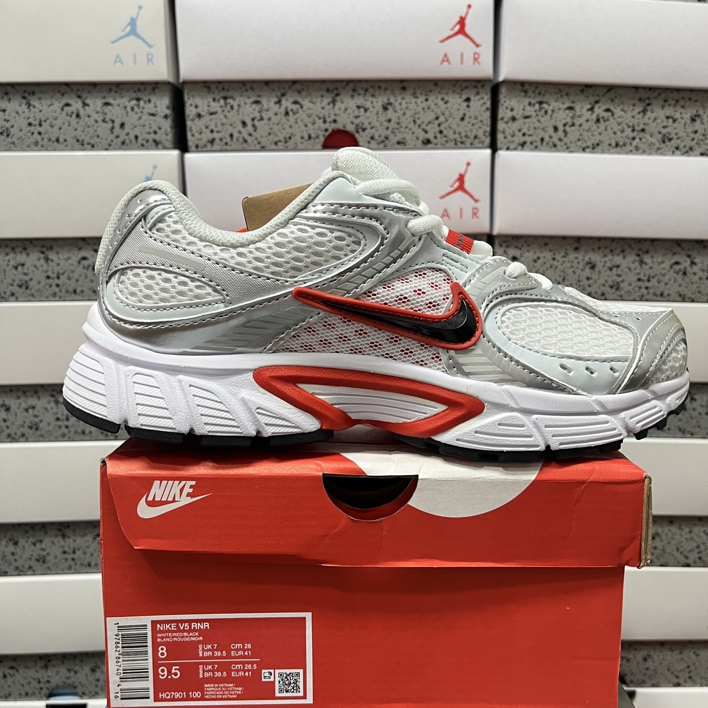 Nike V5 RNR HQ7901-100