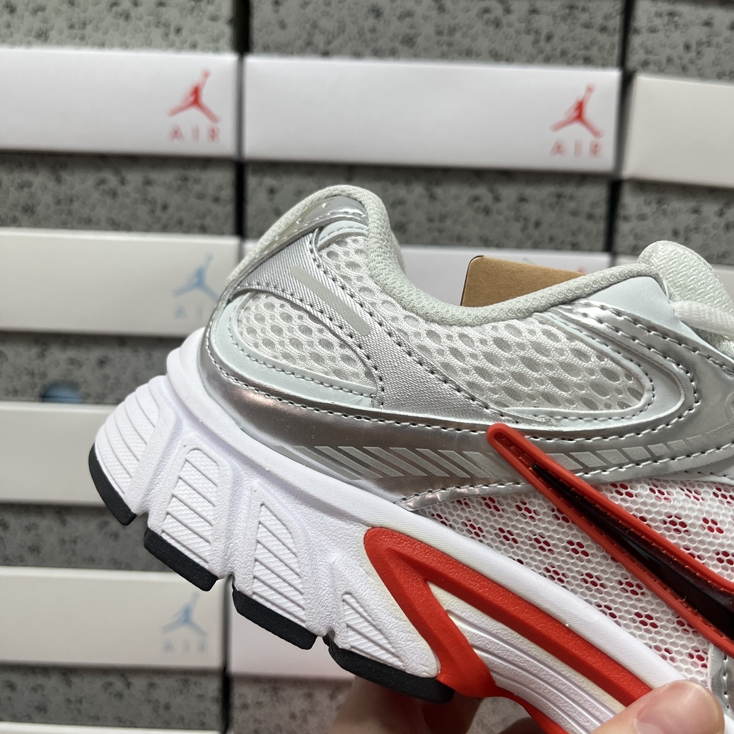 Nike V5 RNR HQ7901-100 4
