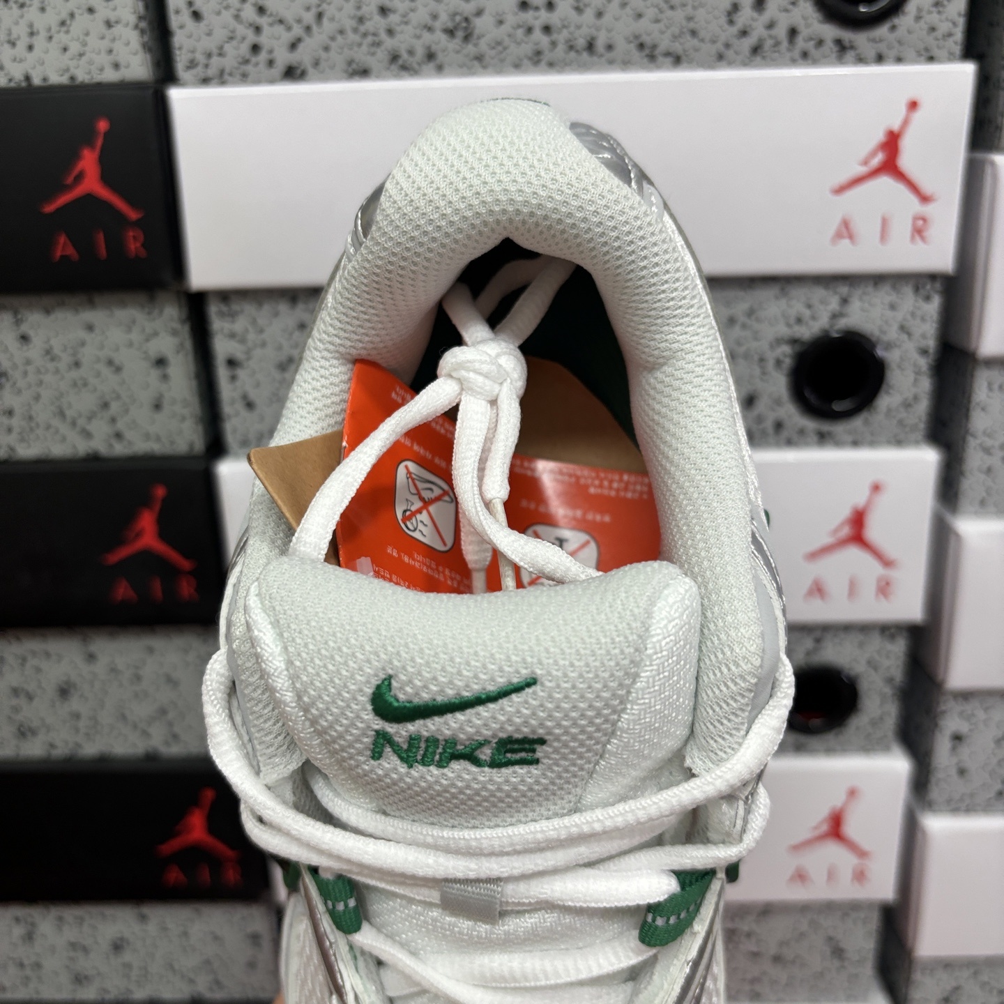 Nike V5 RNR HJ5228-100 manufacturer view 3