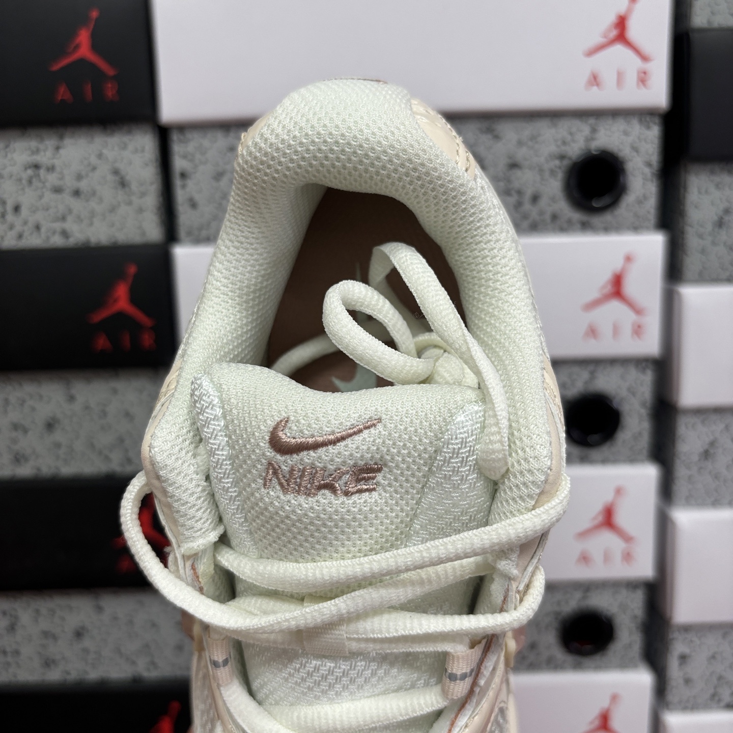 Nike V5 RNR IH5088-001 manufacturer view 3