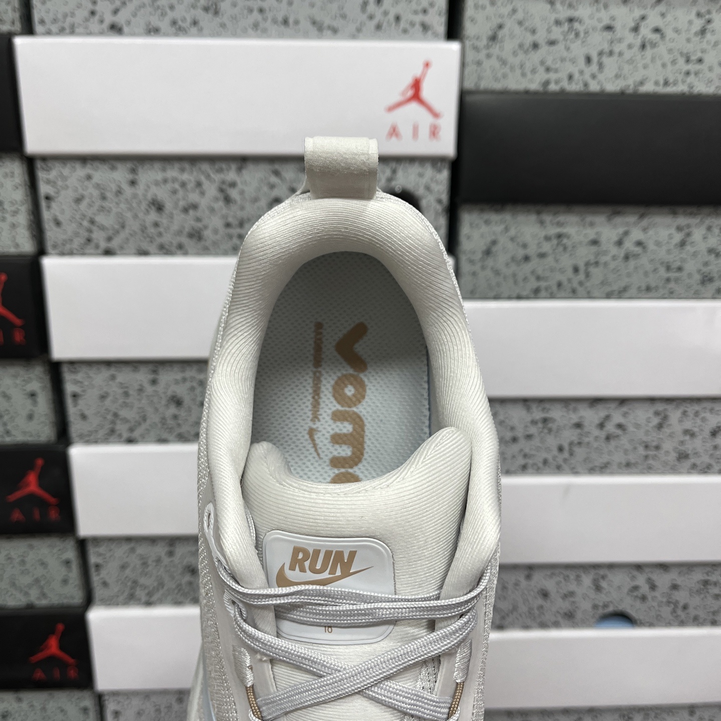 Nike Air Zoom Vomero 18 HM6803-009 3