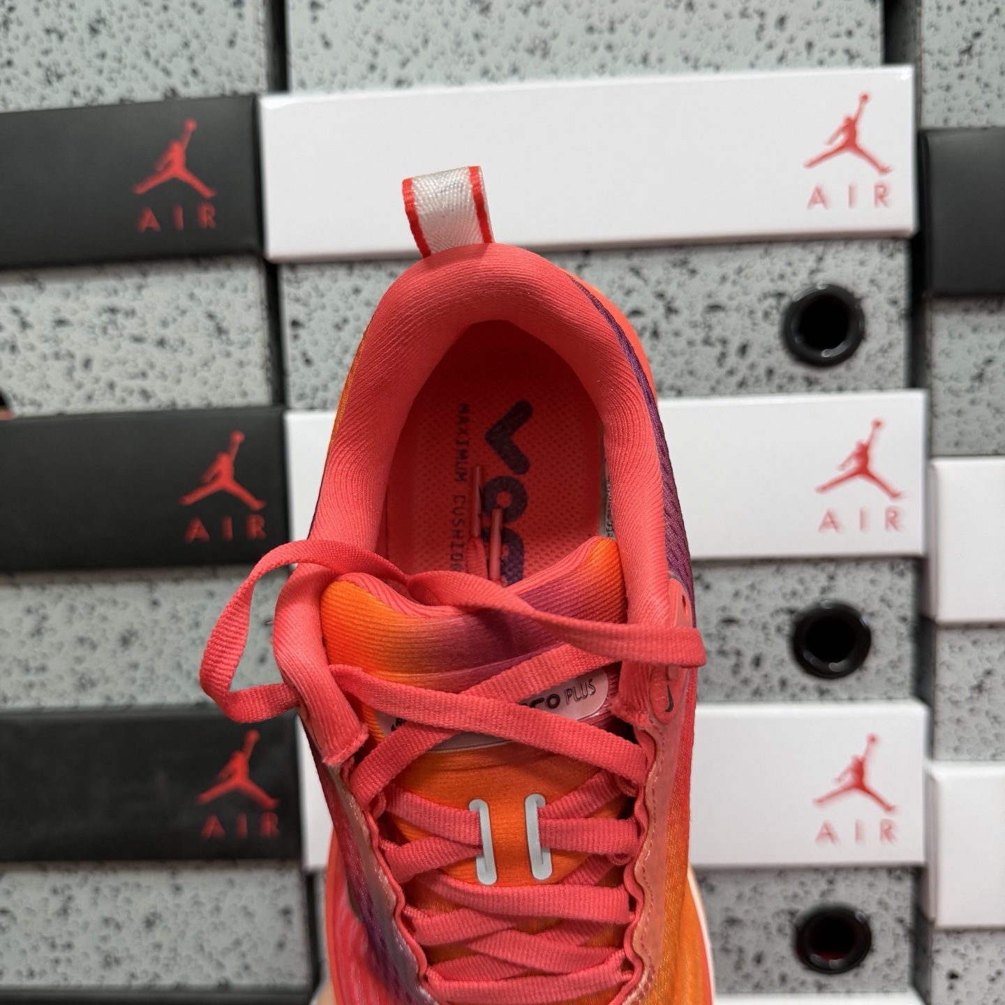 Nike Air Zoom Vomero Plus IH2091-800 3