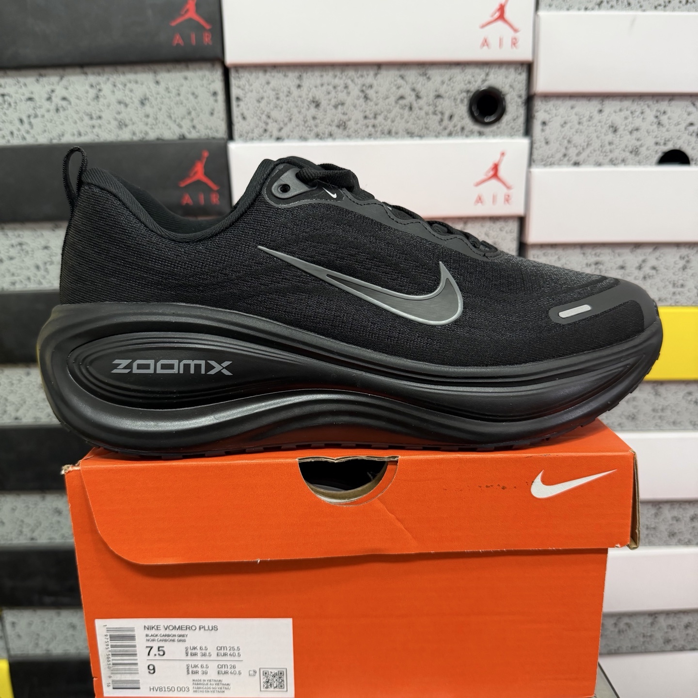 Nike Air Zoom Vomero Plus HV8150-003 manufacturer view 1