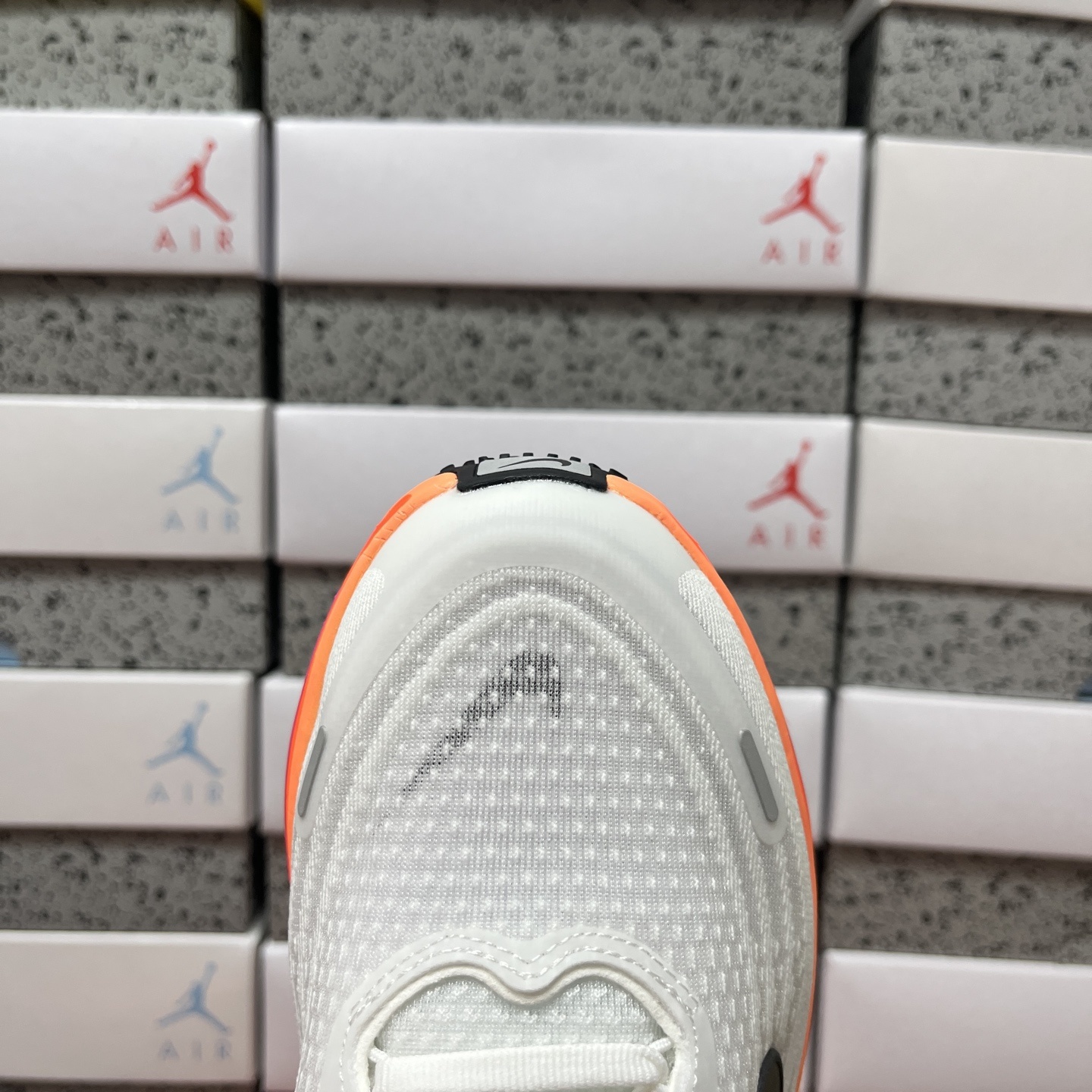 Nike Air Zoom Vomero Plus HV8154-104 manufacturer view 3