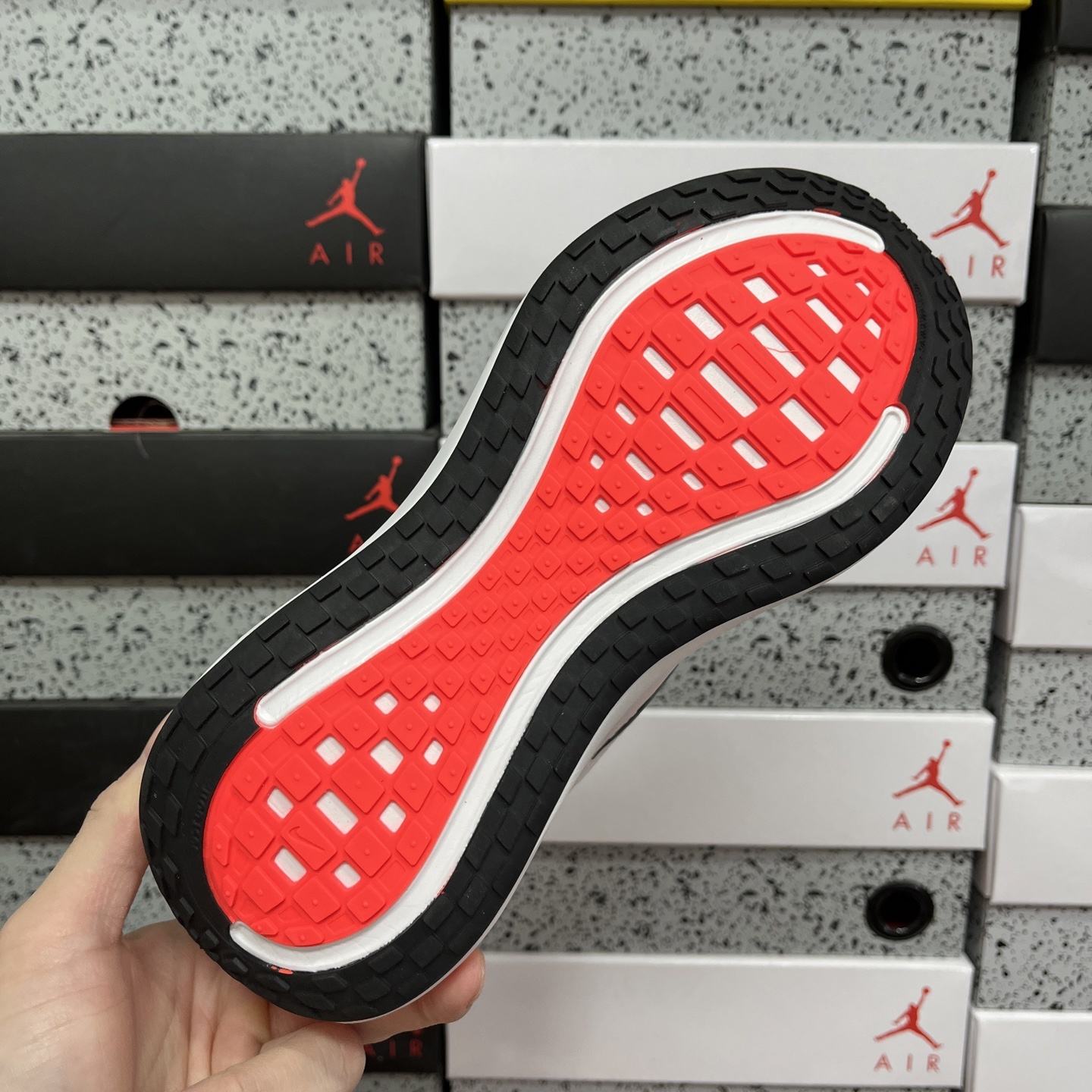 Nike Air Zoom Vomero 18 IH3251-100 2