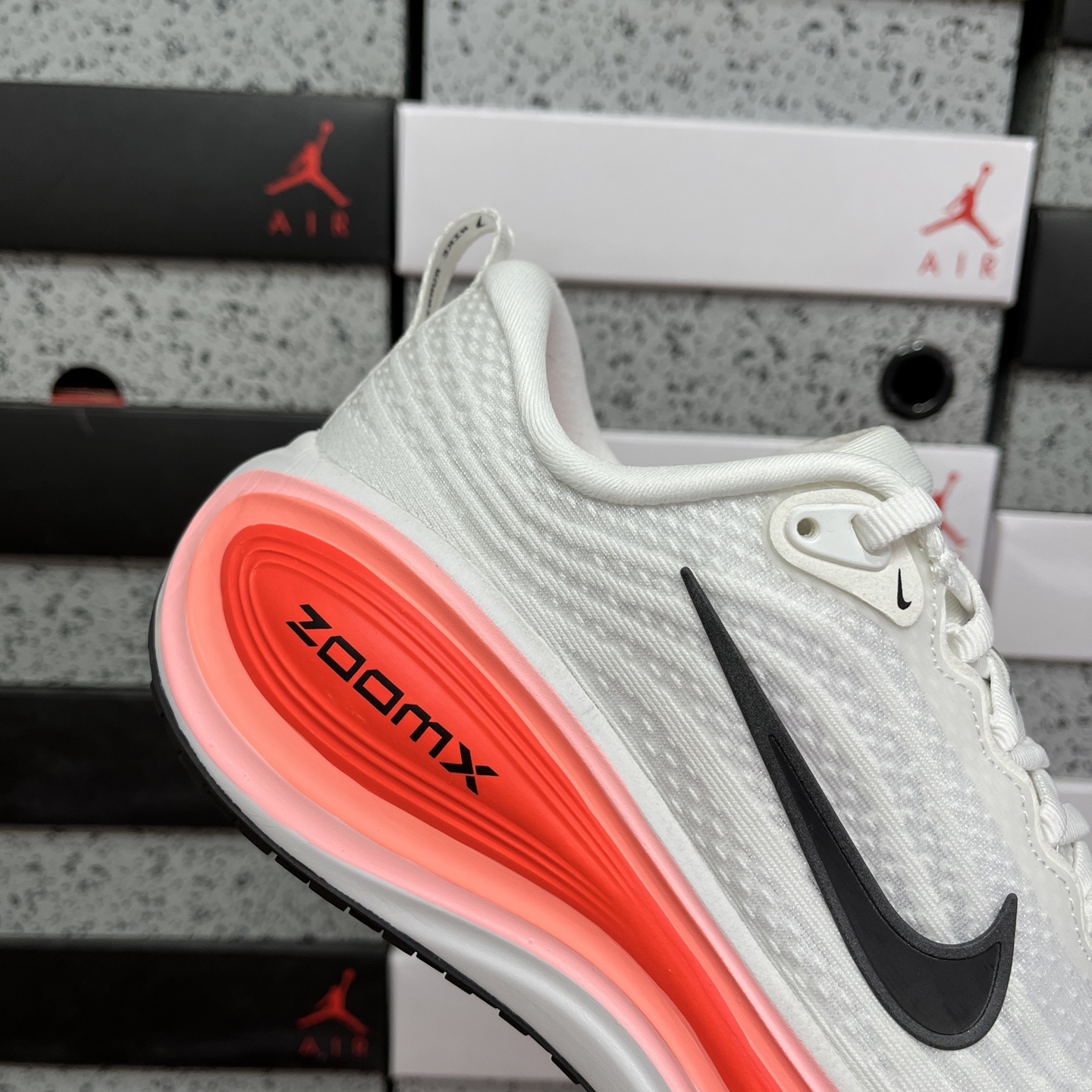 Nike Air Zoom Vomero 18 IH3251-100 4
