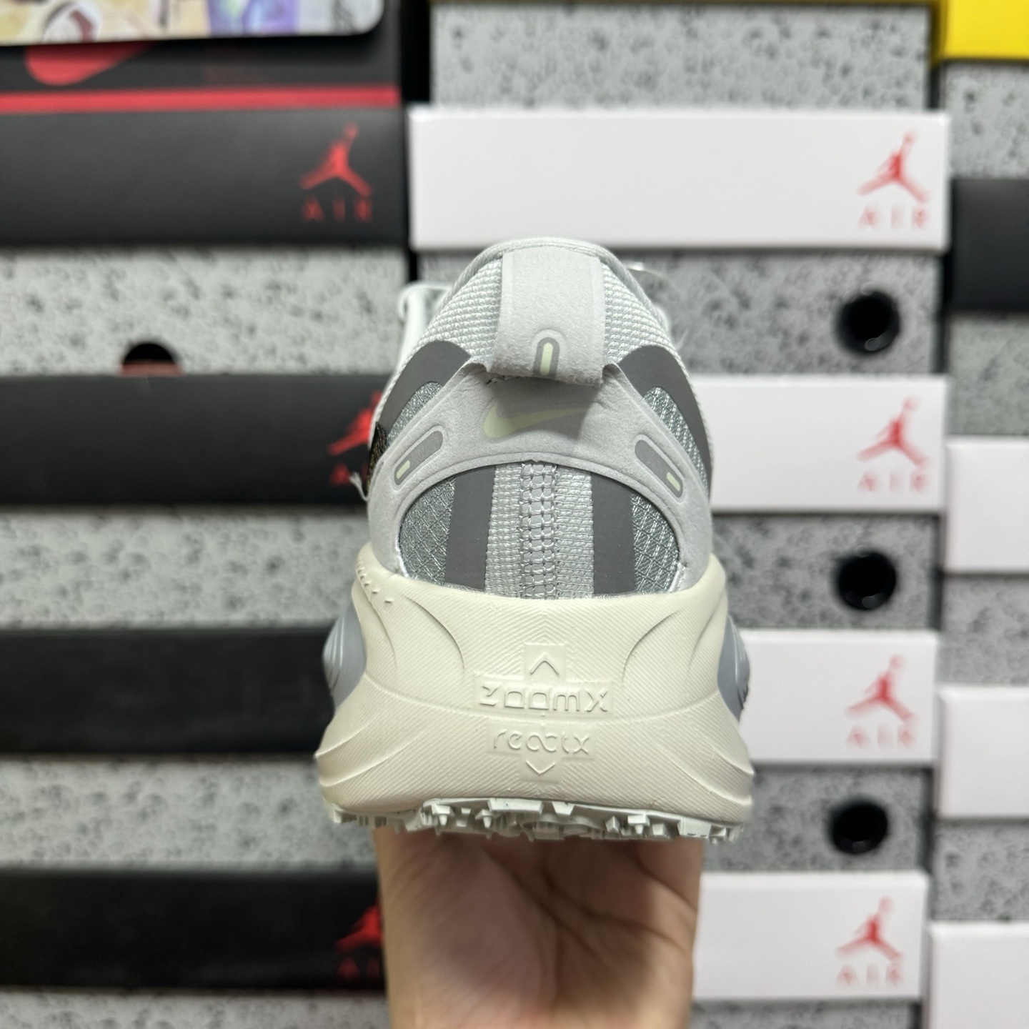 Nike Air Zoom Vomero Plus HQ7001-003 manufacturer view 2