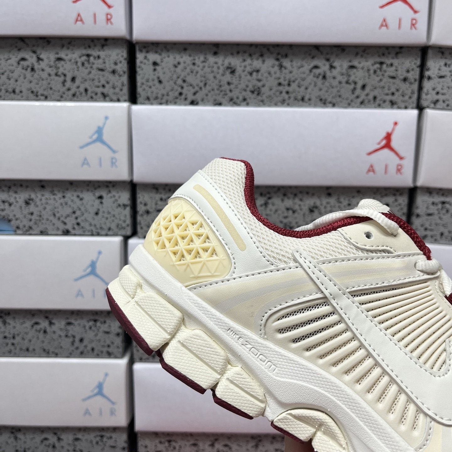 Nike Vomero5 HF0737-111 4