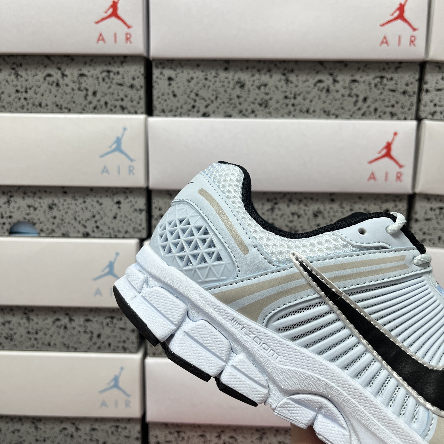 Nike Vomero5 FJ2028-401 4