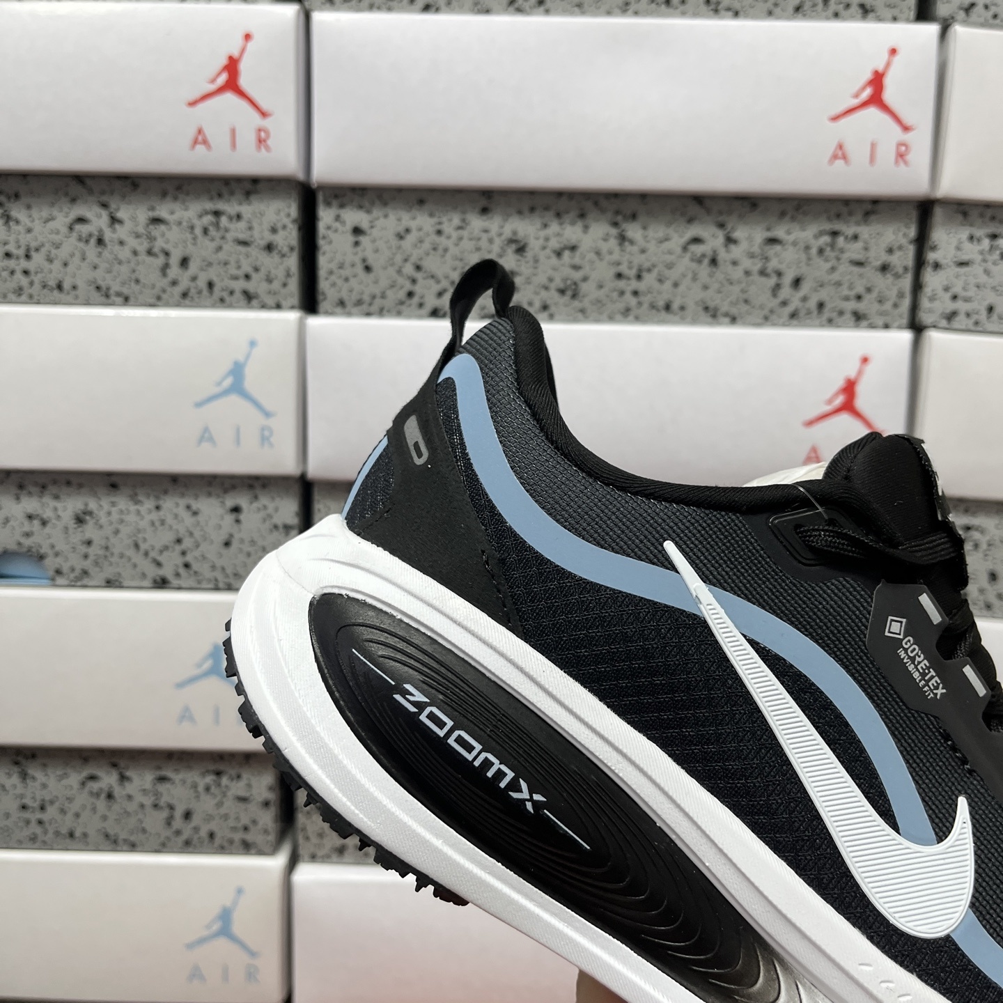 Nike Air Zoom Vomero Plus HQ700-002 4