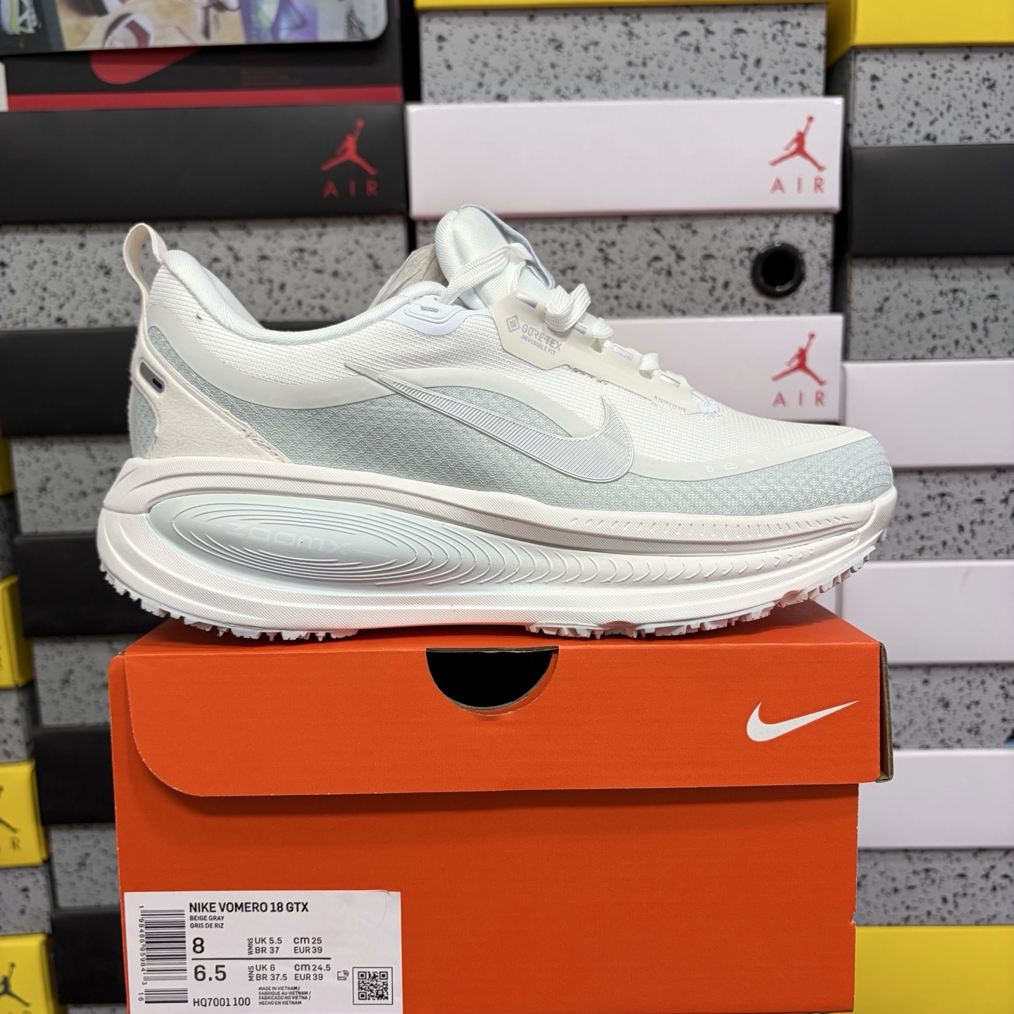 Nike Air Zoom Vomero Plus HQ7001-100