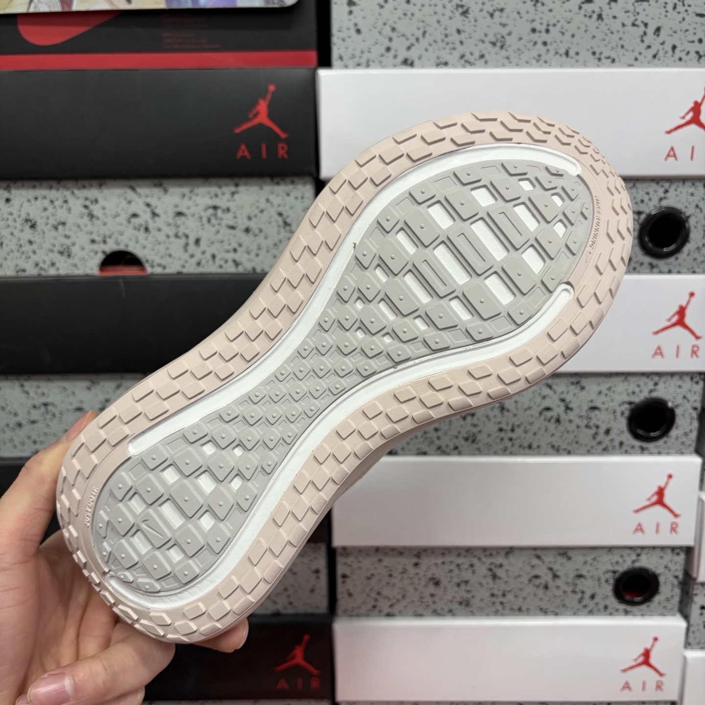 Nike Air Zoom Vomero 18 HV8154-603 2