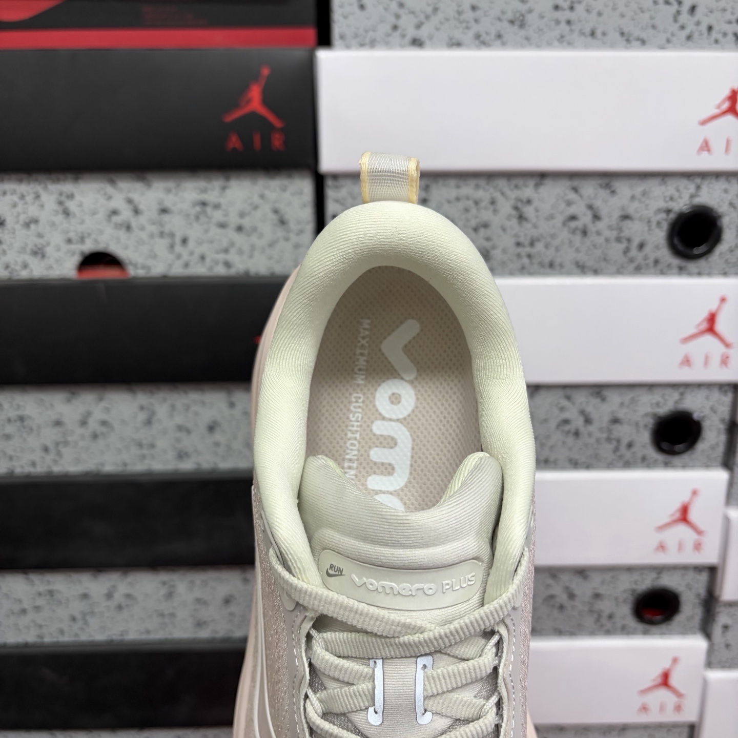 Nike Air Zoom Vomero 18 HV8154-603 3