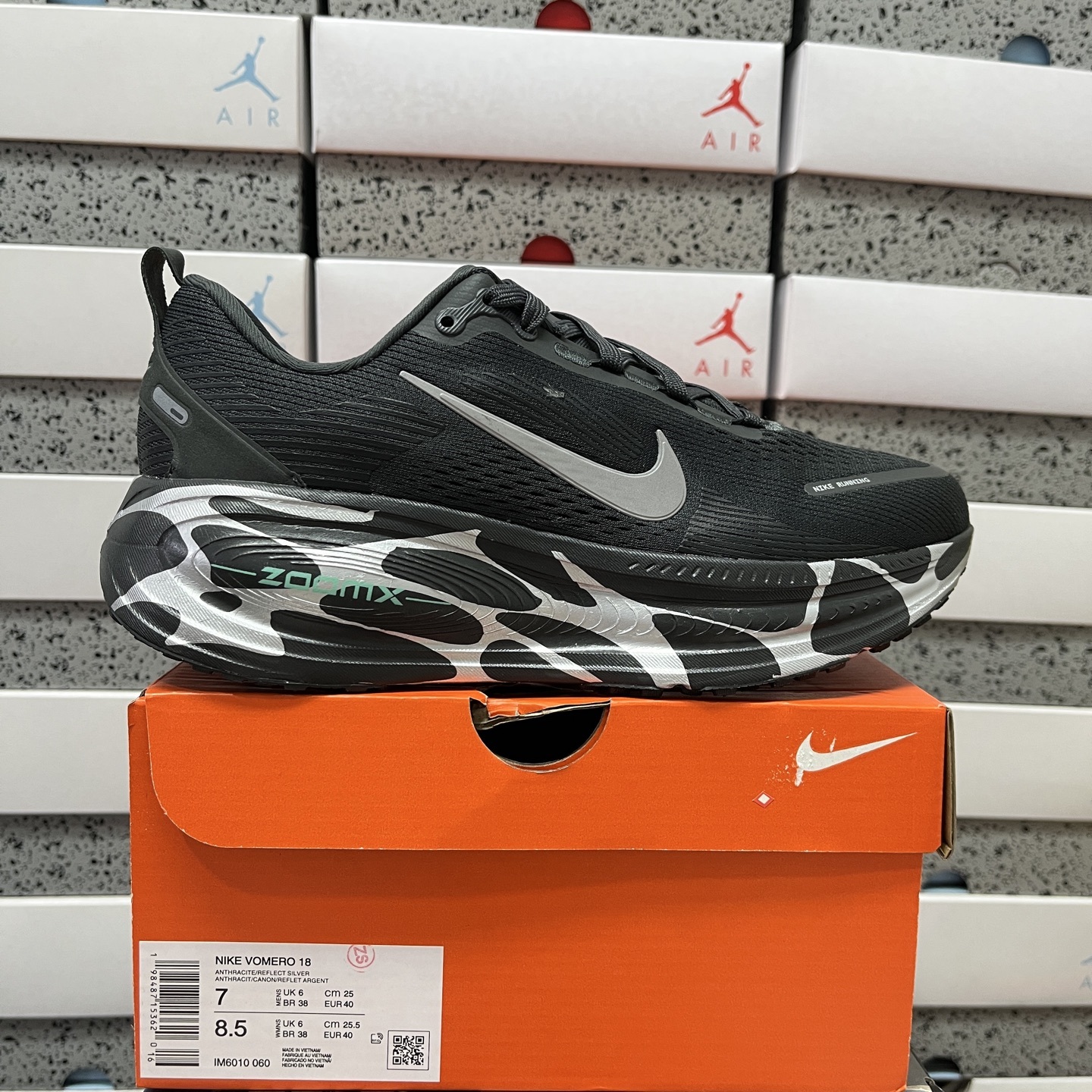 Nike Air Zoom Vomero Plus IM6010-060 manufacturer view 1