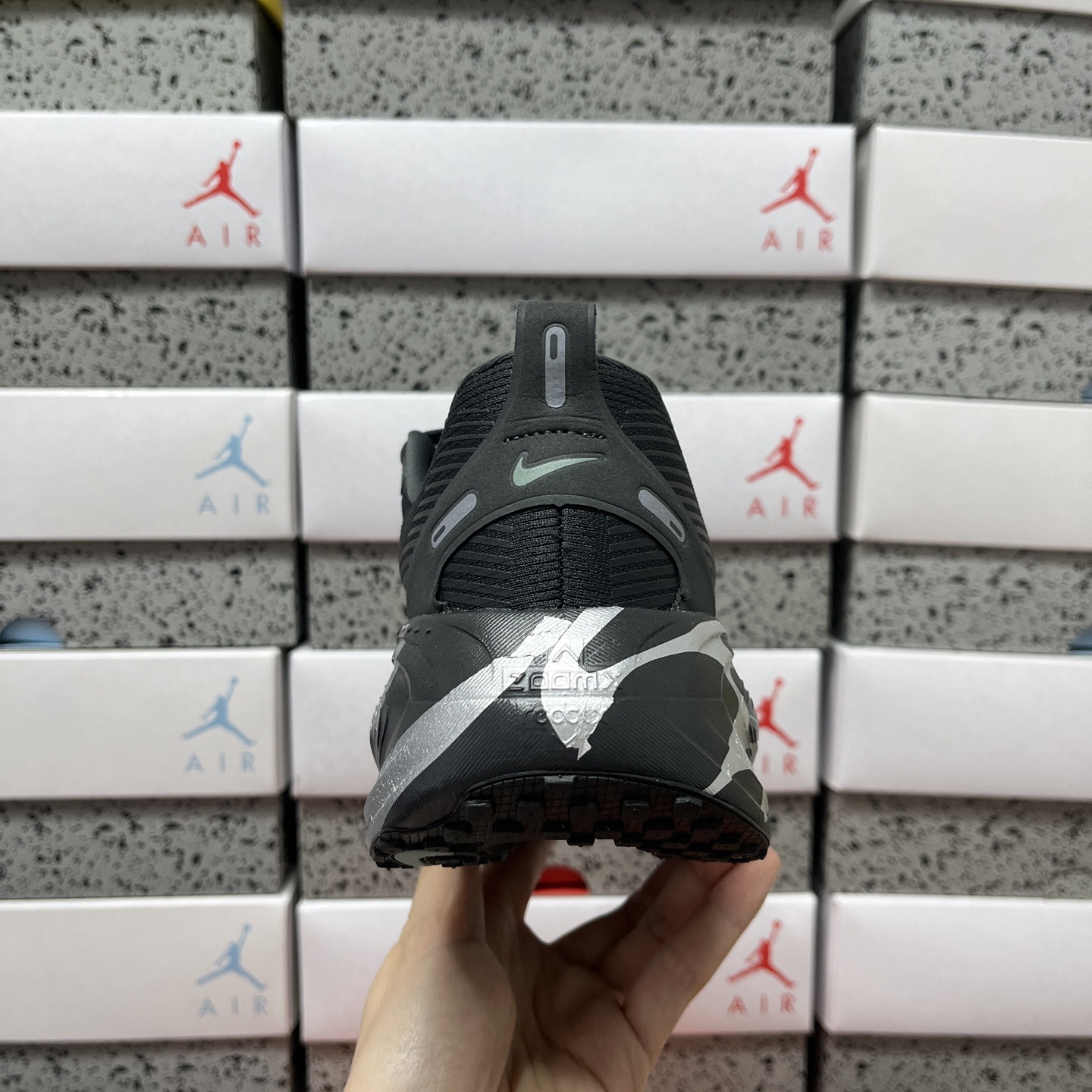 Nike Air Zoom Vomero Plus IM6010-060 manufacturer view 2
