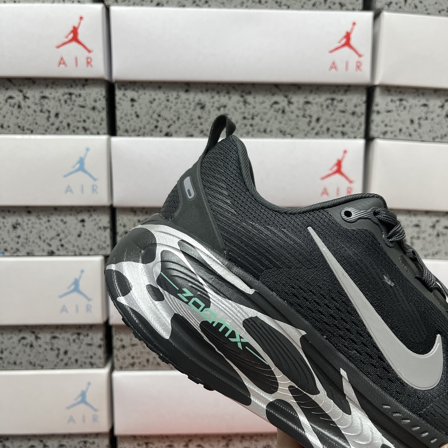 Nike Air Zoom Vomero Plus IM6010-060 manufacturer view 4