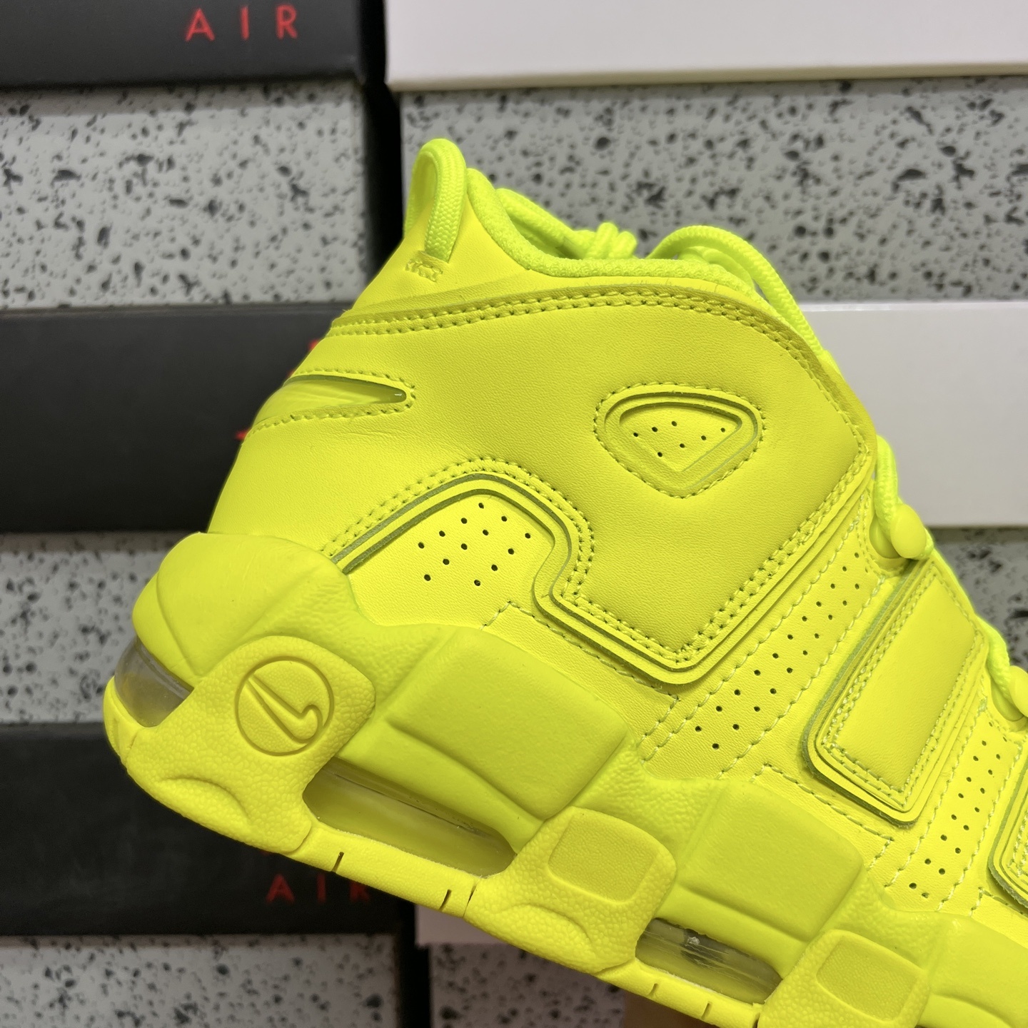 Nike AIR MORE UPTEMPO '96 2DX1790-700 4