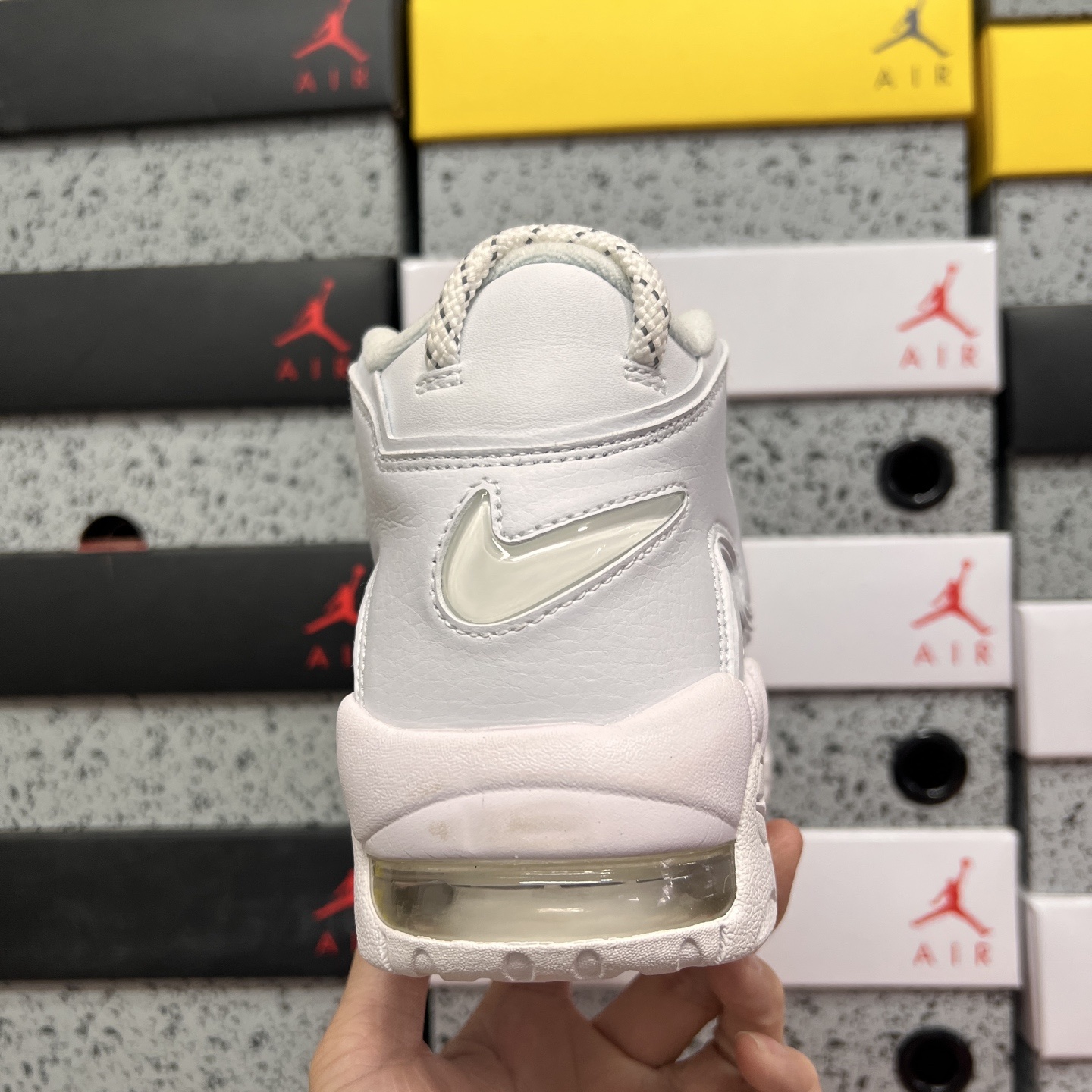 Nike AIR MORE UPTEMPO '96 921948-100 2