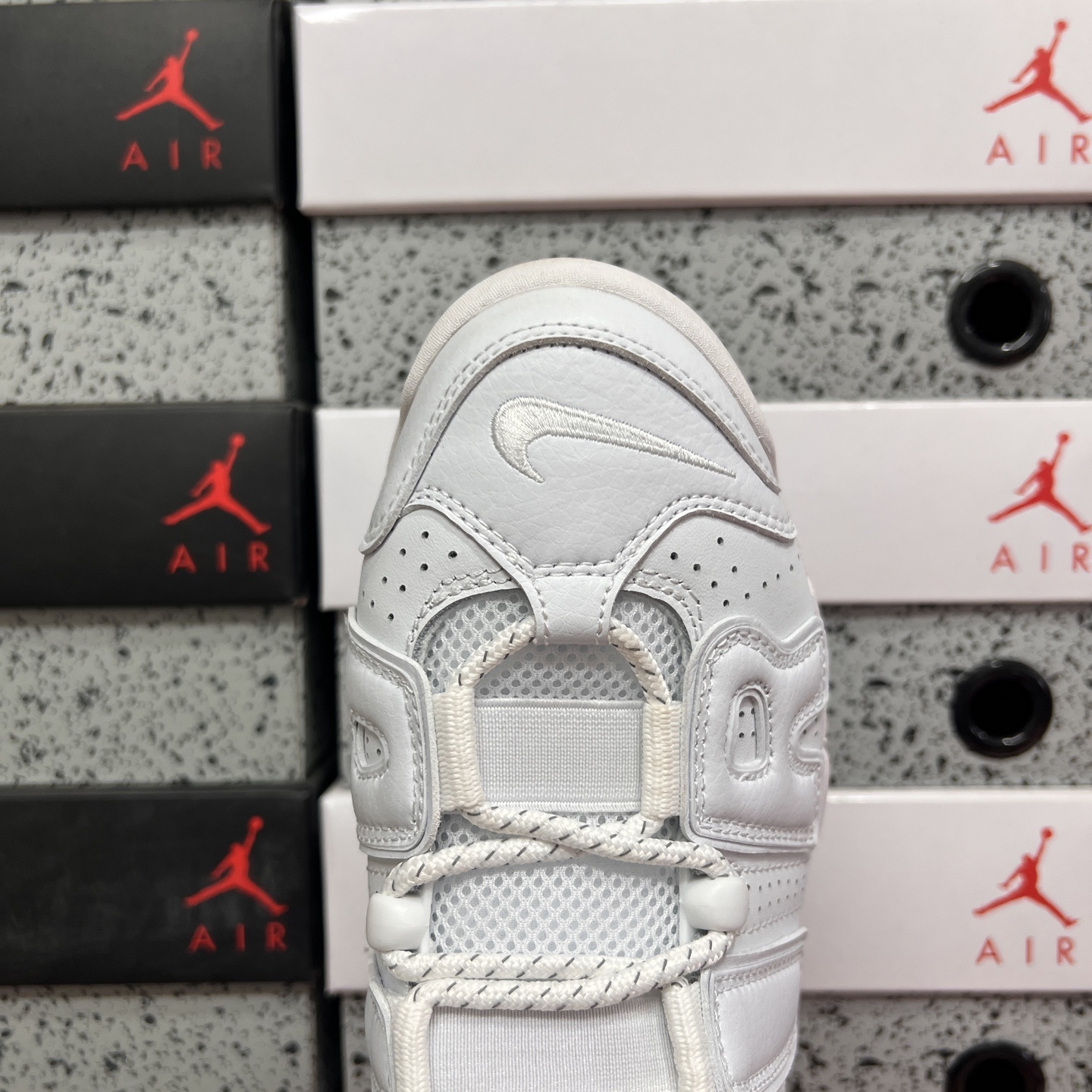 Nike AIR MORE UPTEMPO '96 921948-100 3