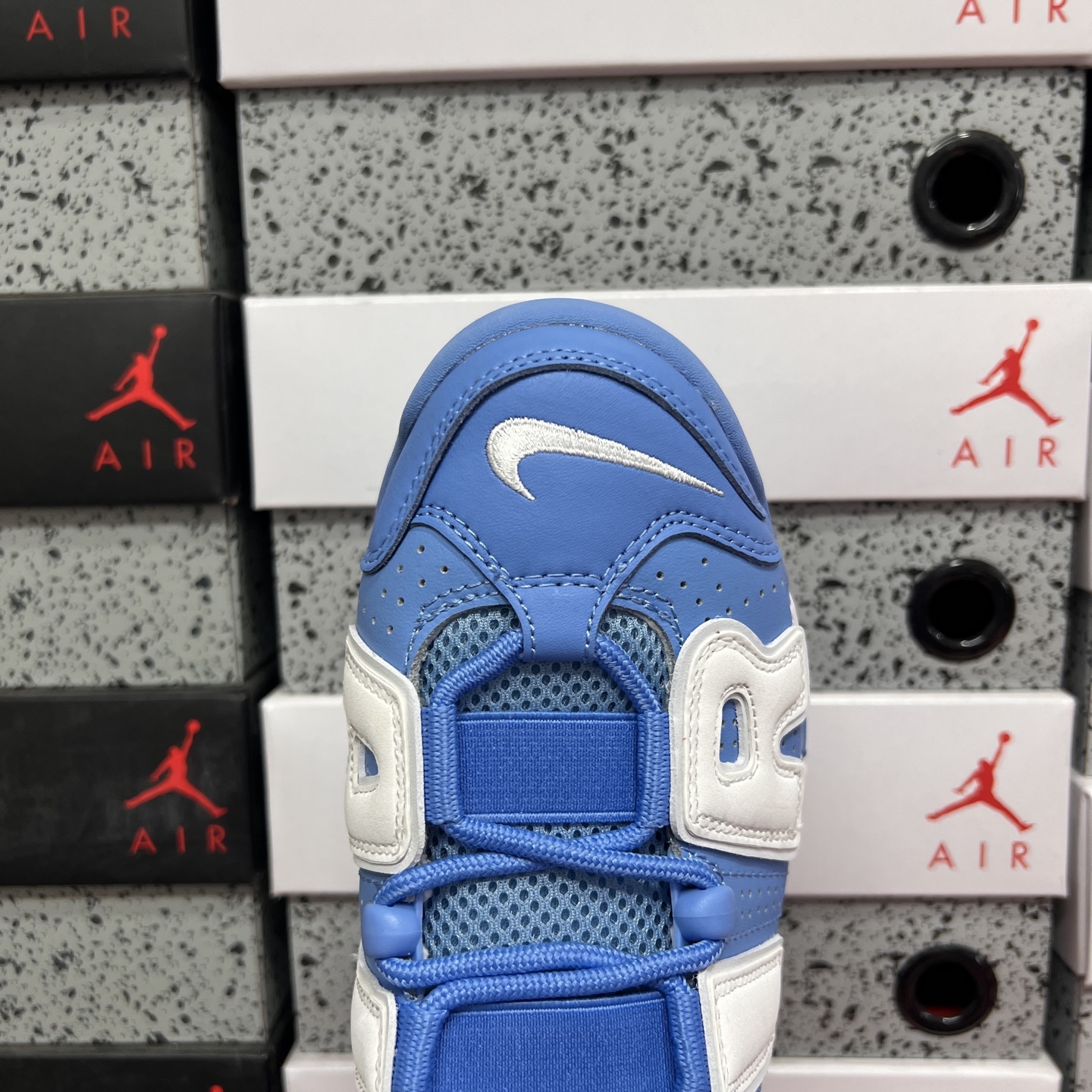 Nike AIR MORE UPTEMPO '96 921948-401 3