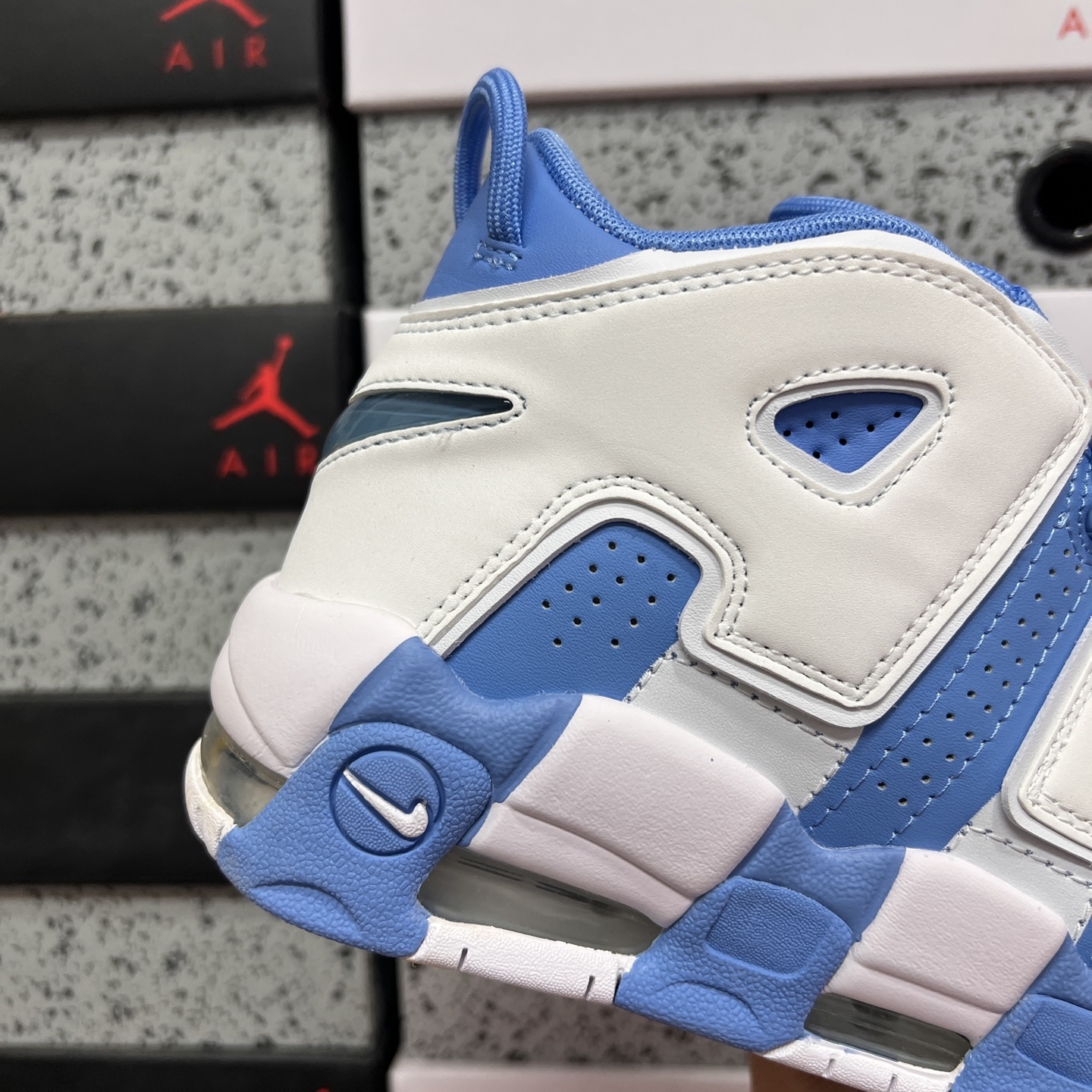 Nike AIR MORE UPTEMPO '96 921948-401 4