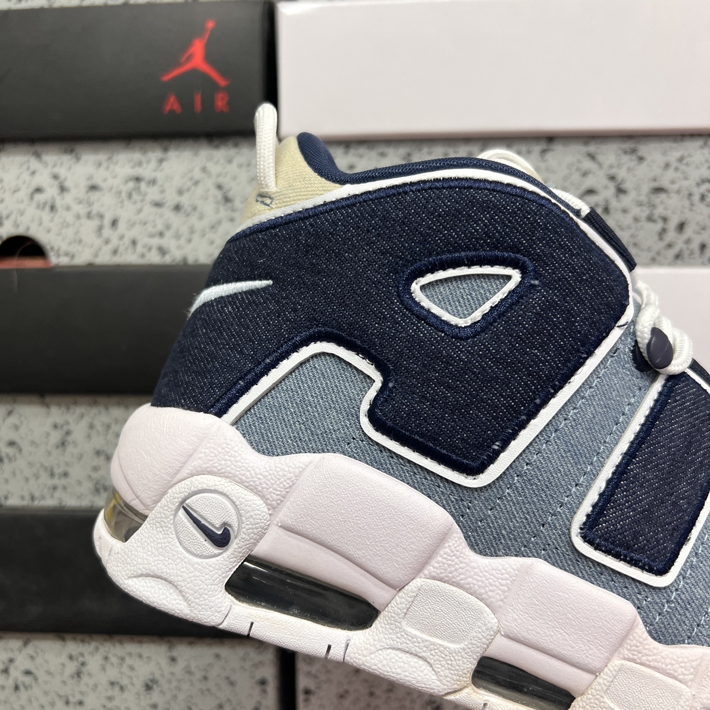 Nike AIR MORE UPTEMPO '96 CJ6125-100 4