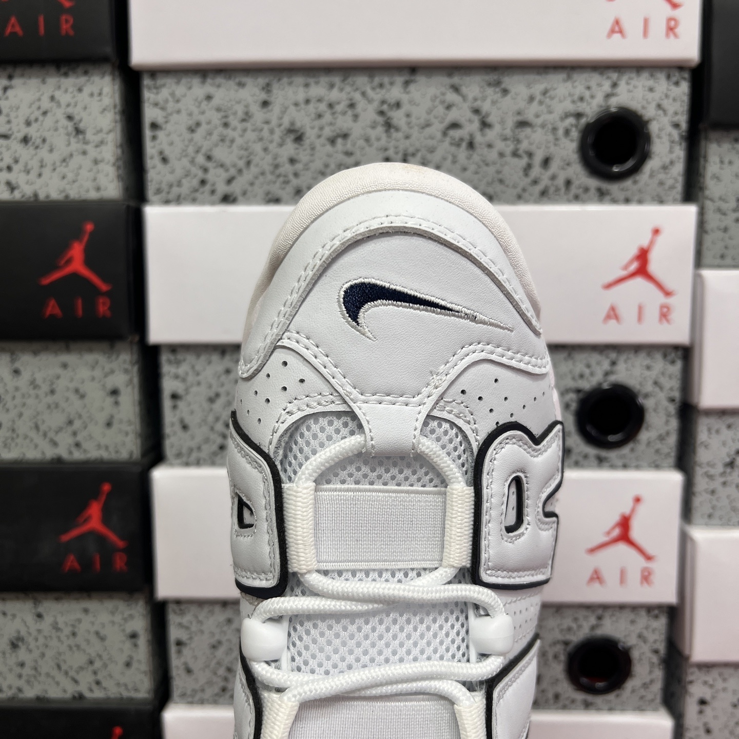 Nike AIR MORE UPTEMPO '96 921948-109 3