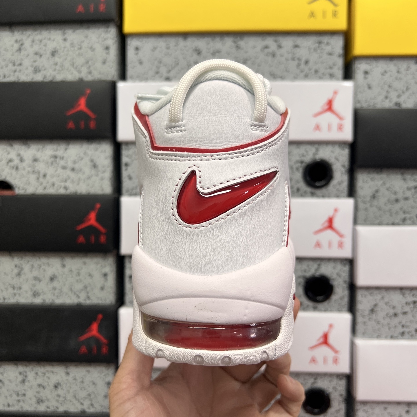 Nike AIR MORE UPTEMPO '96 921948-102 2